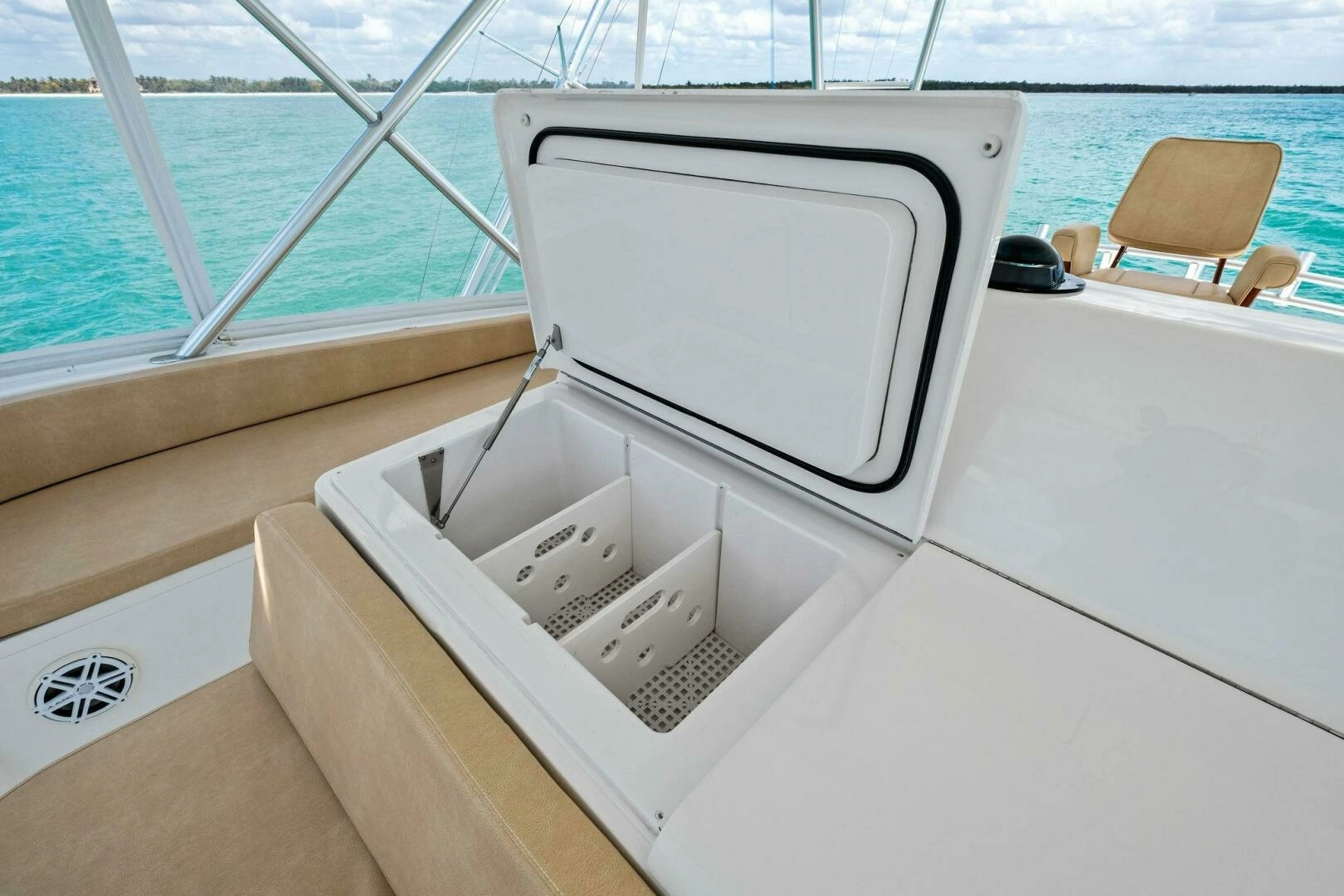 2008 Viking 64 Convertible - Image 30