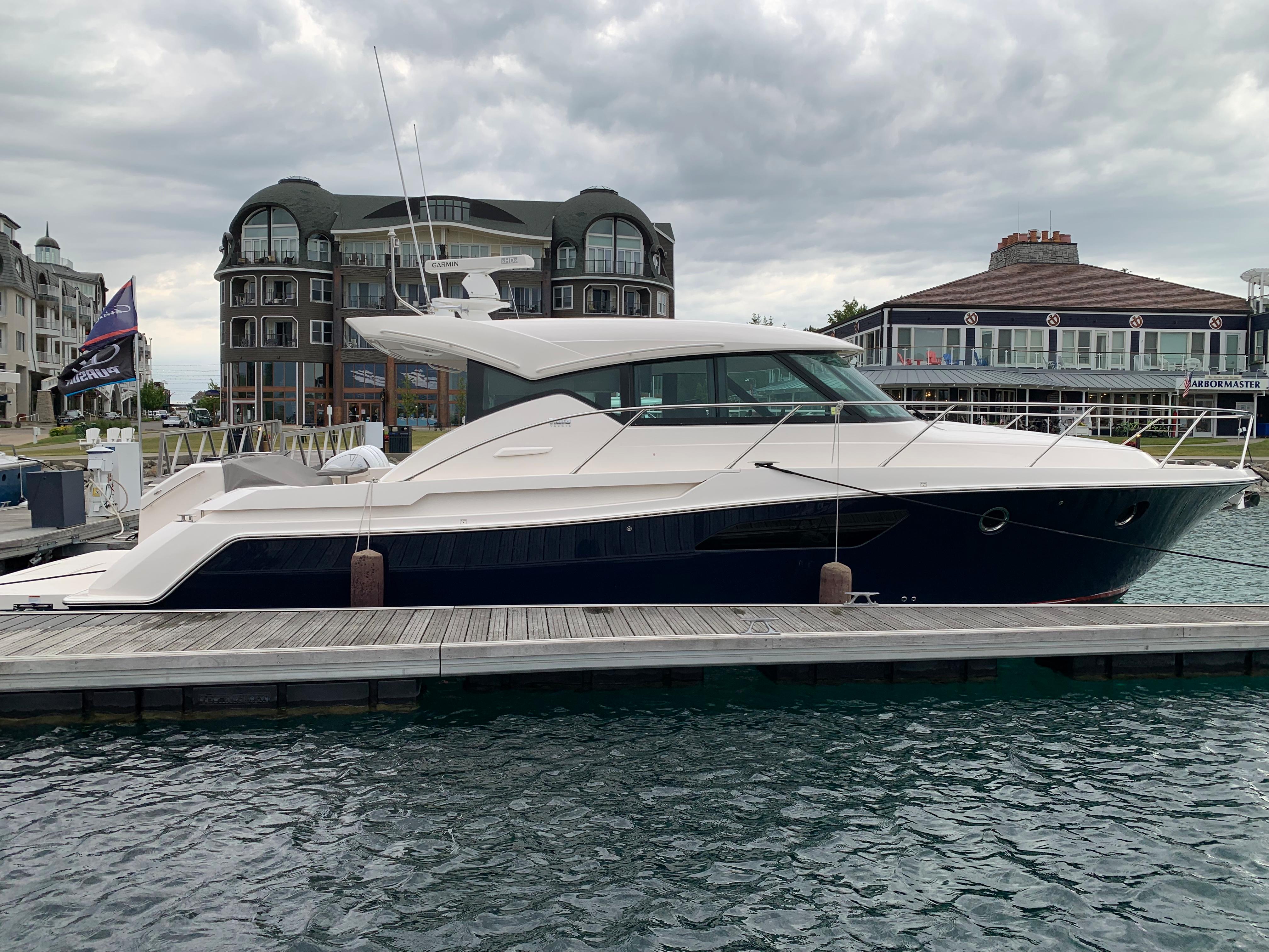 2018 Tiara Yachts C44 Coupe