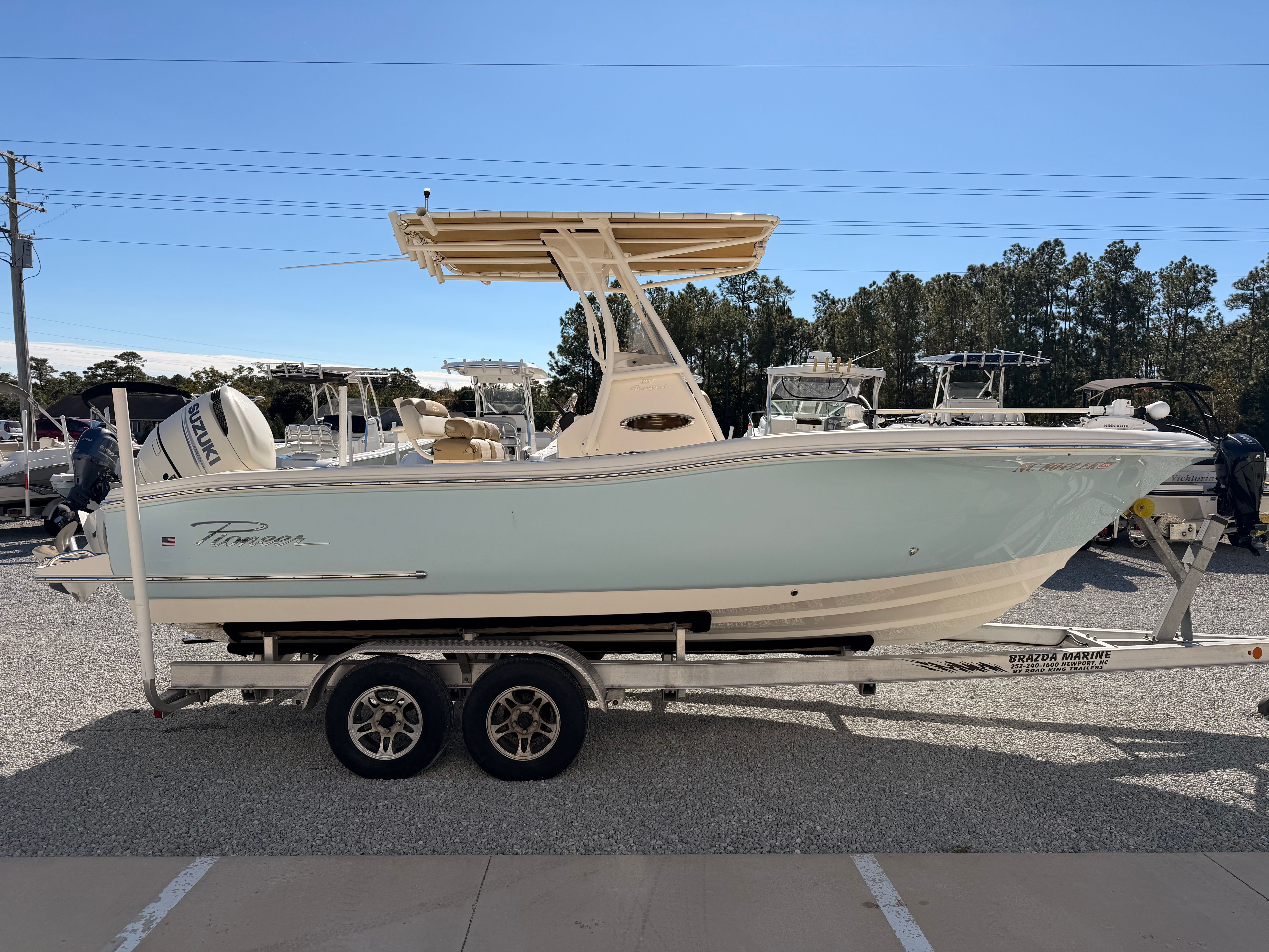 2019 Pioneer 222 Sportfish