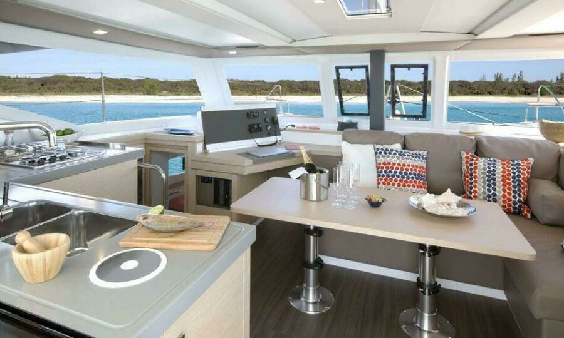 2019 Fountaine Pajot Lucia - Image 5