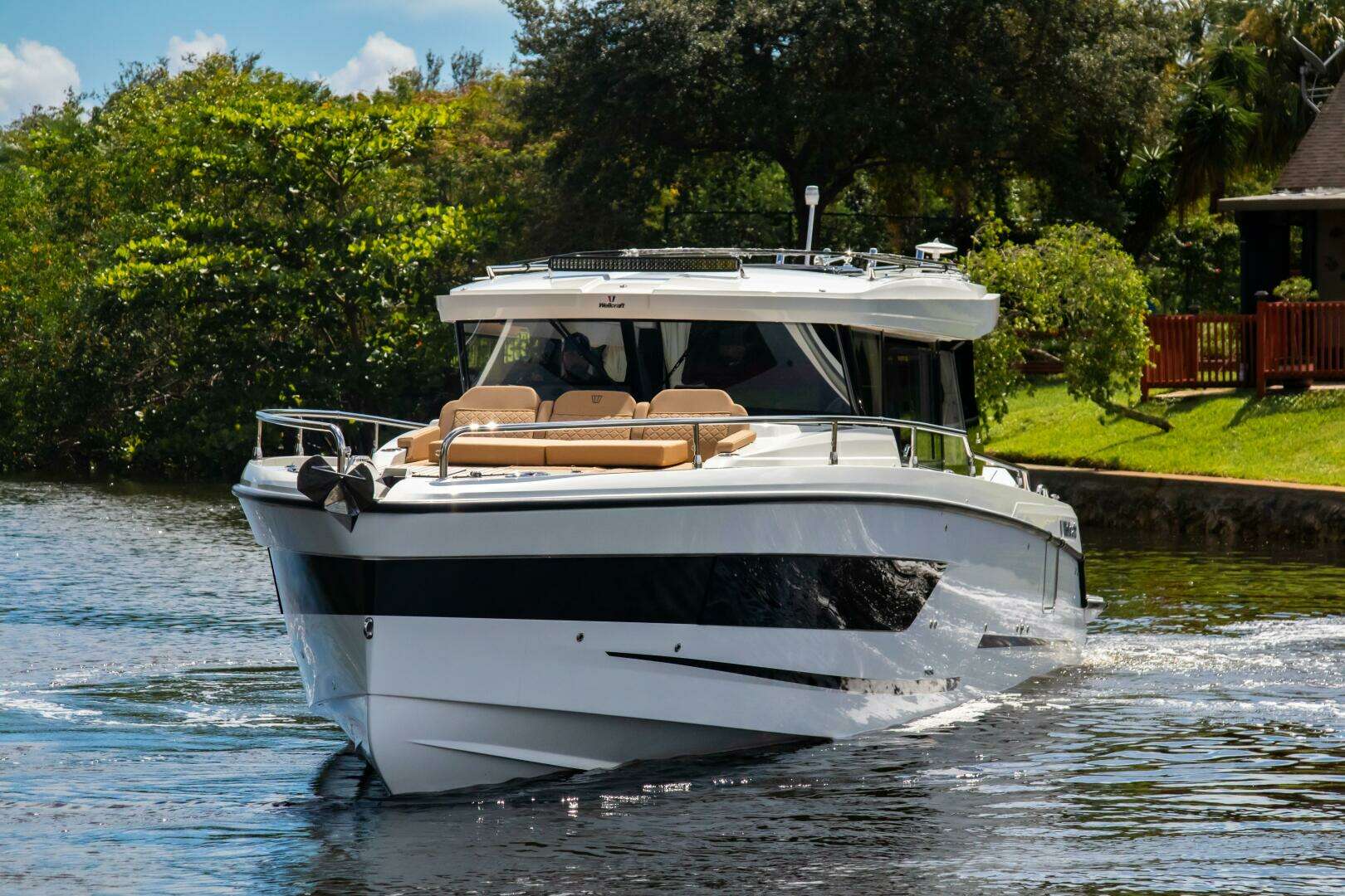 2025 Wellcraft 38 Explorer - Image 6