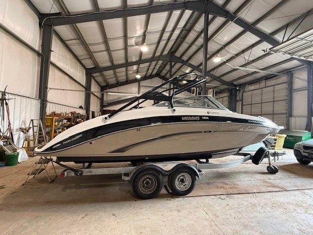 2013 Yamaha Boats 242