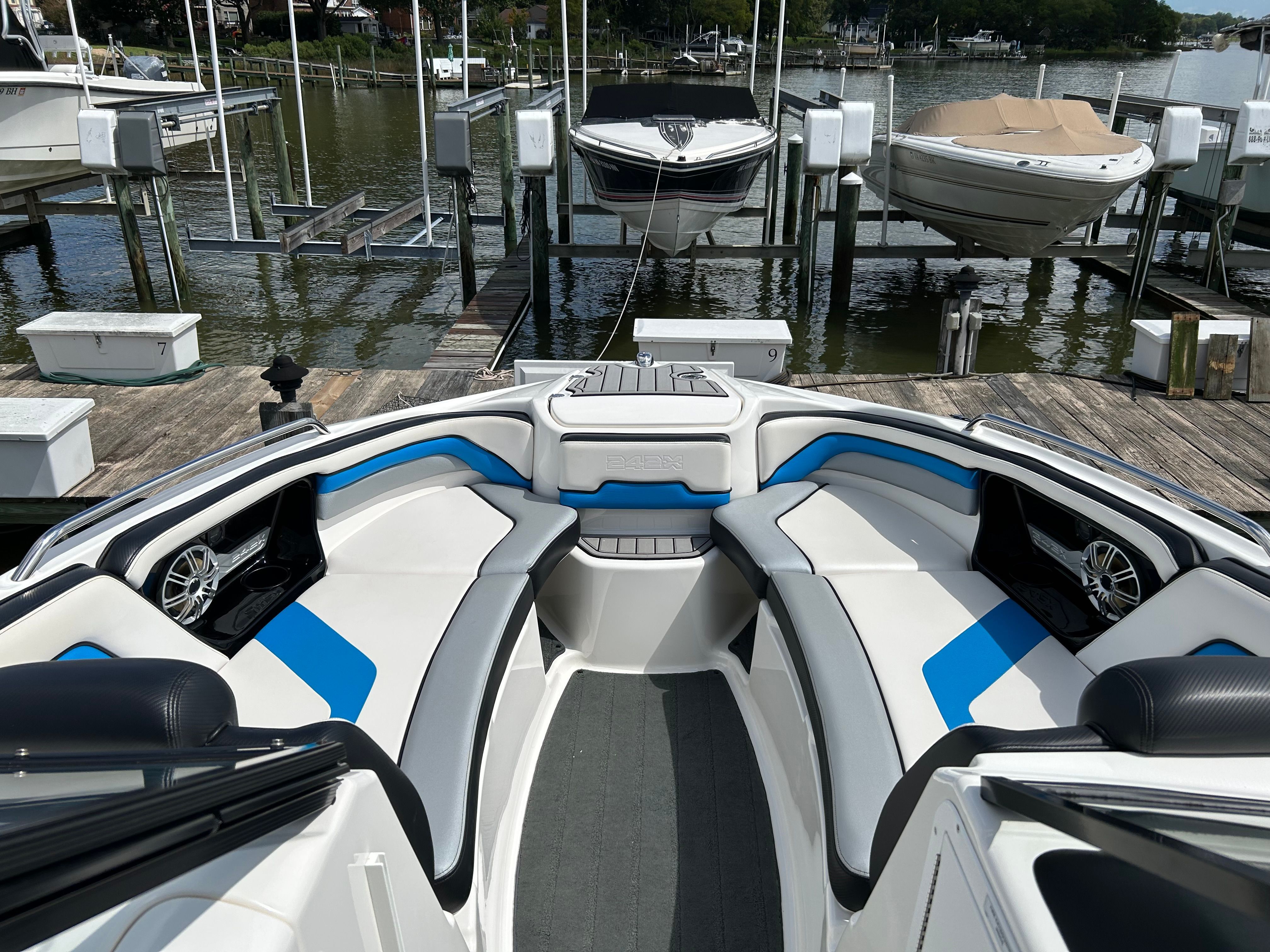 2016 Yamaha Boats 242X E-Series - 13
