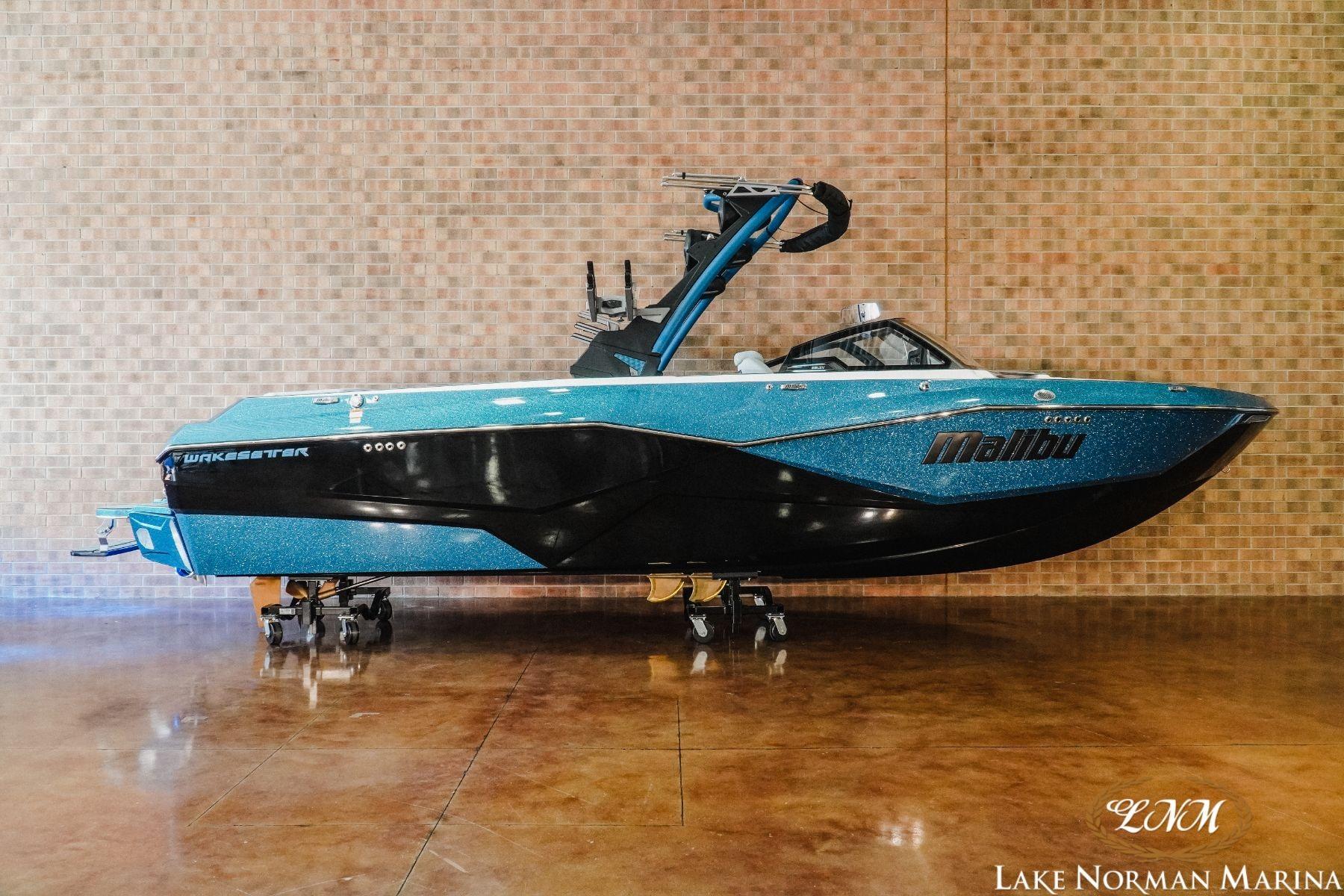 2023 Malibu Wakesetter 25 LSV