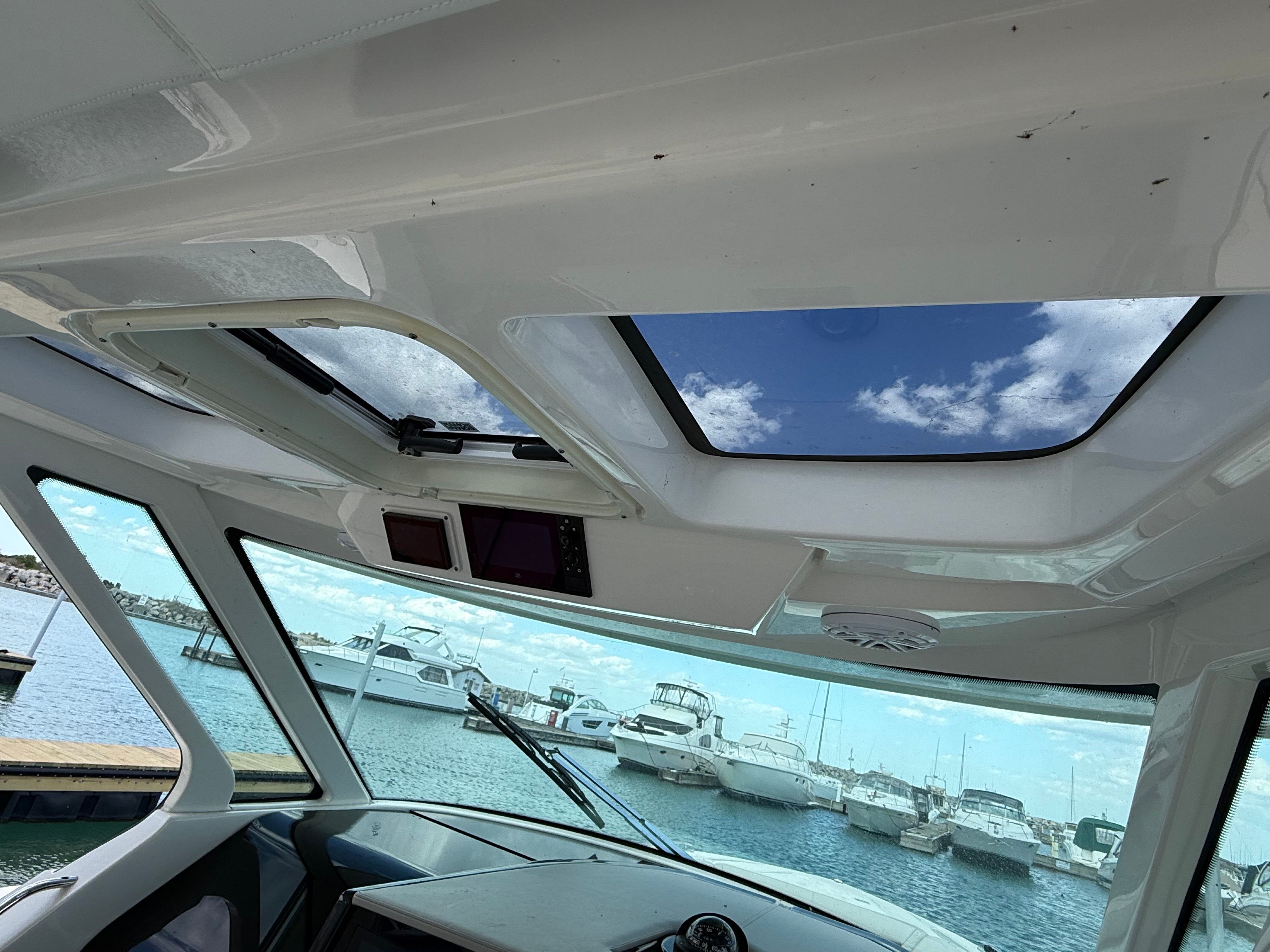 2024 Tiara Yachts 38 LS - 24
