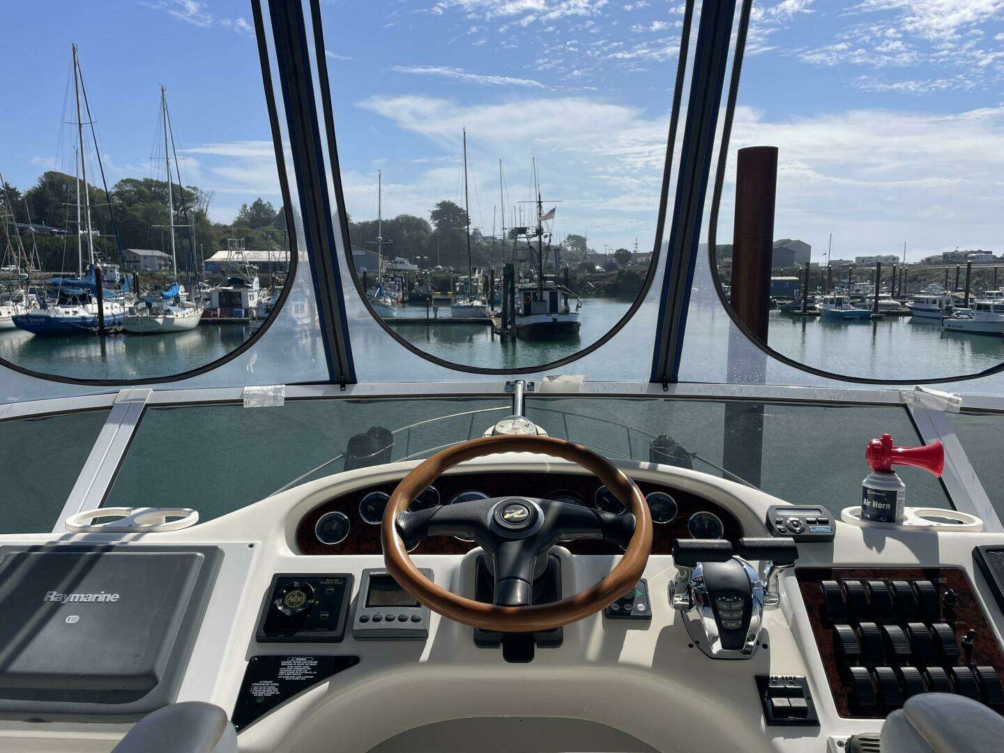 2000 Sea Ray 400 Sedan Bridge - Image 25