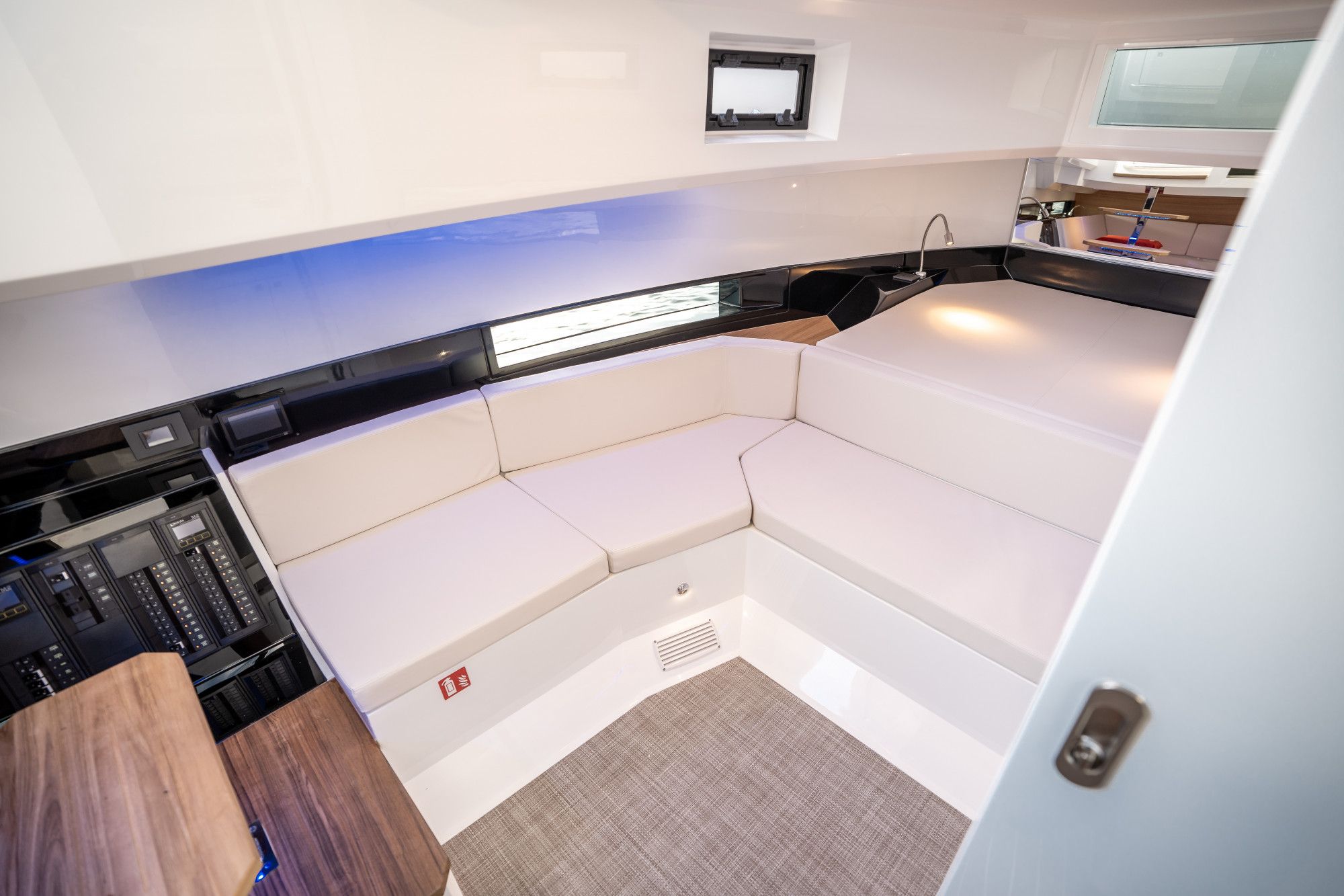 2025 De Antonio Yachts D36 OPEN - 34