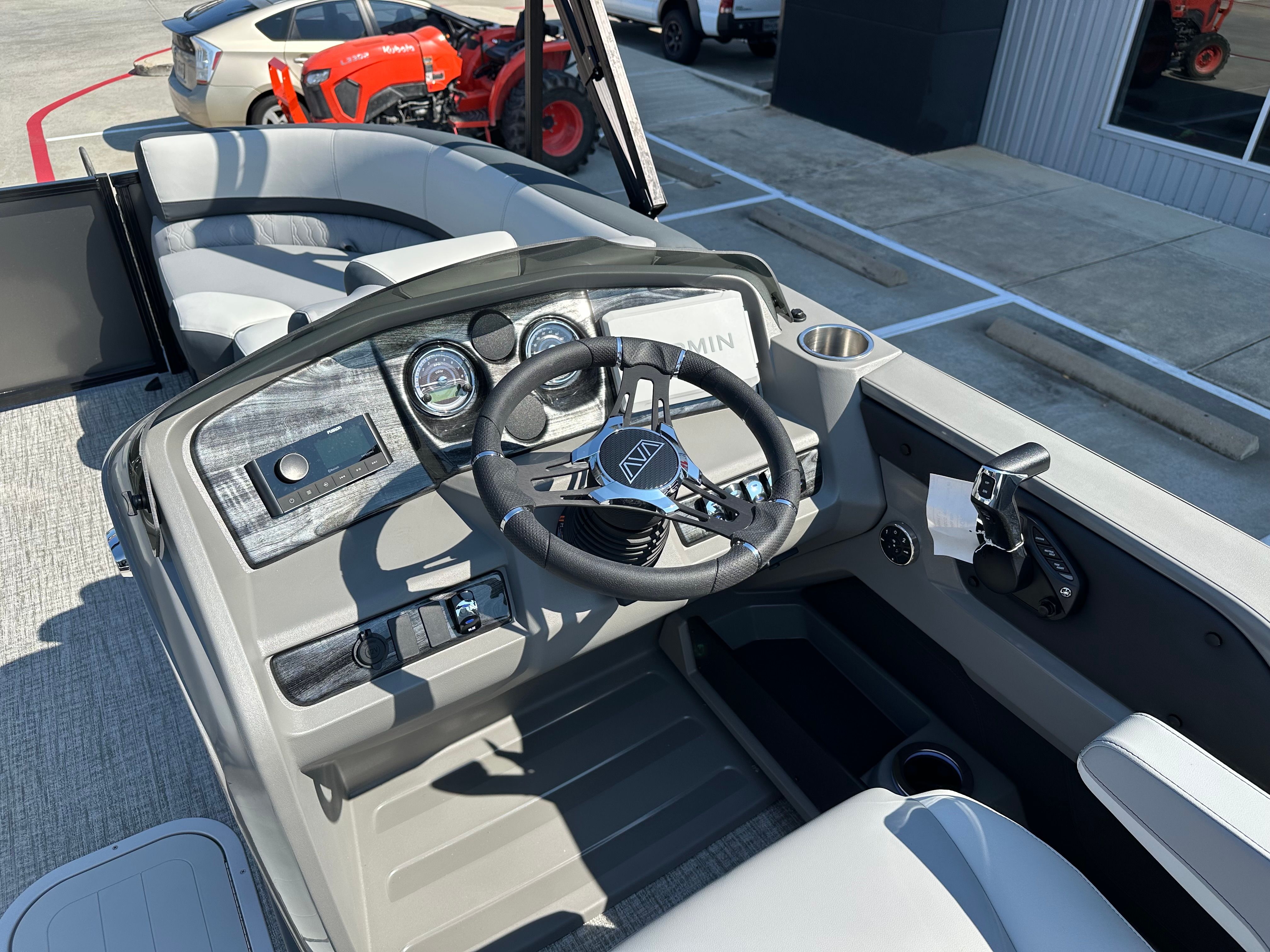 2025 Avalon LSZ Quad Lounge Shift - 23' - 17
