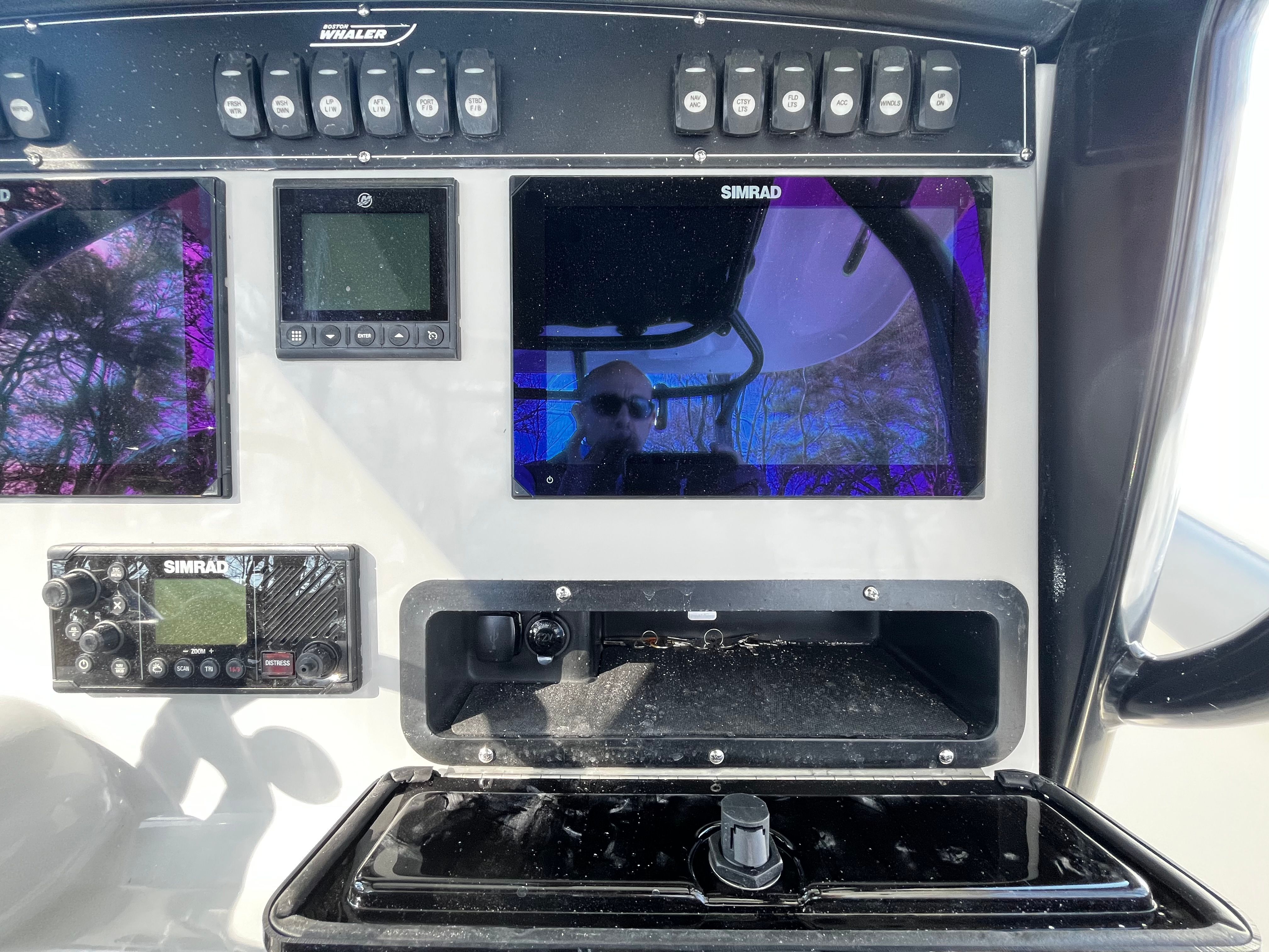 2026 BOSTON WHALER 250 OUTRAGE - Image 17