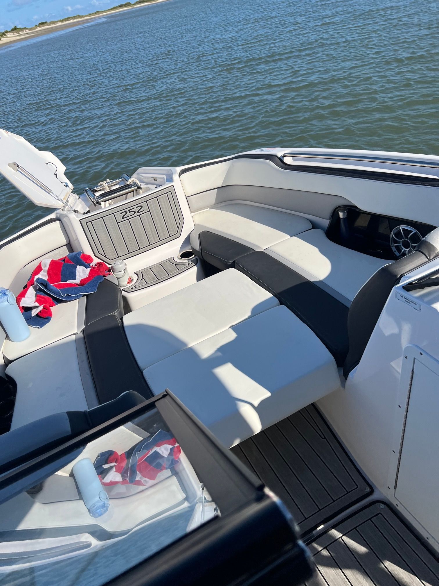 2023 Yamaha Boats 252S - 97