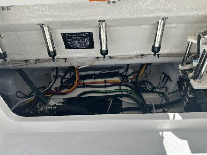 2026 Robalo R300 Center Console - 33