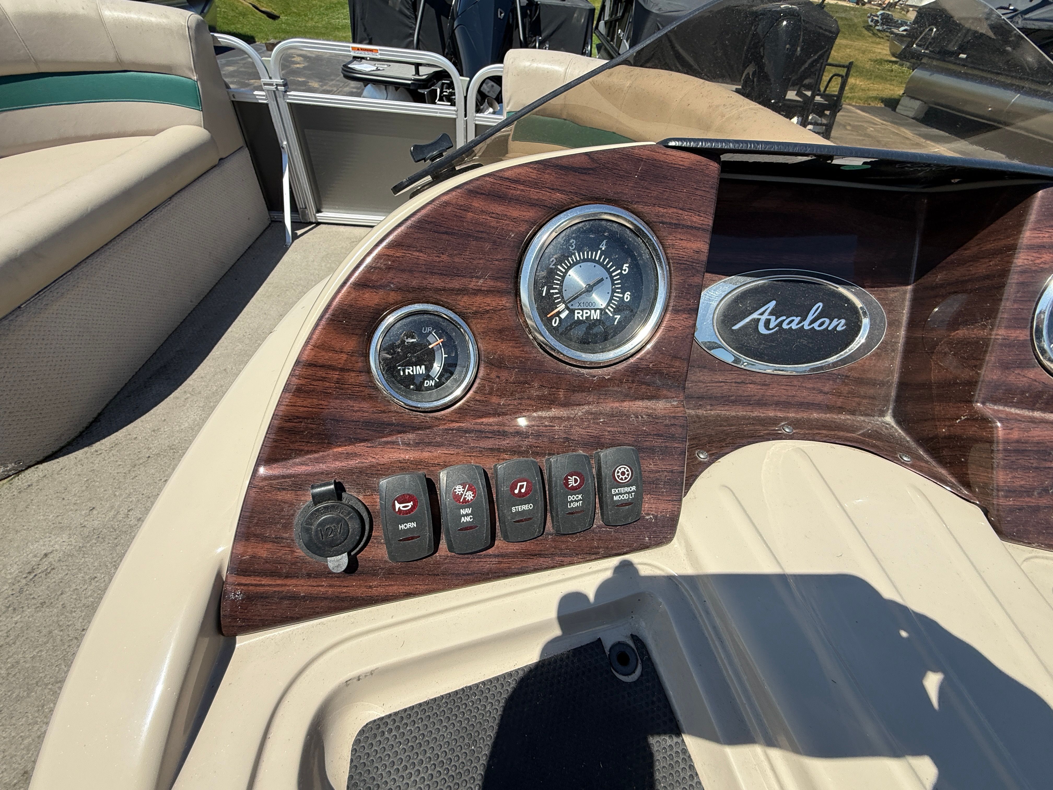 2014 Avon 19LS - 13