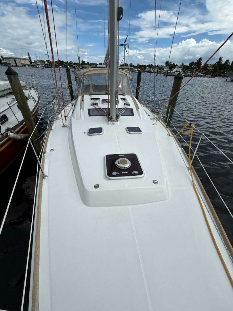 2012 Beneteau 43 - Image 10