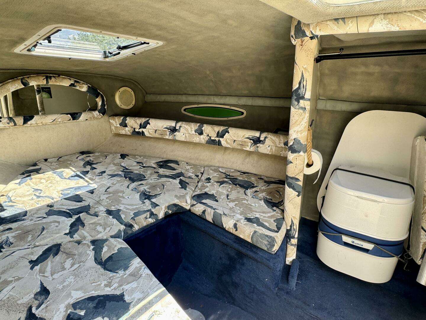 1999 Sea Ray 215 Express Cruiser - Image 41