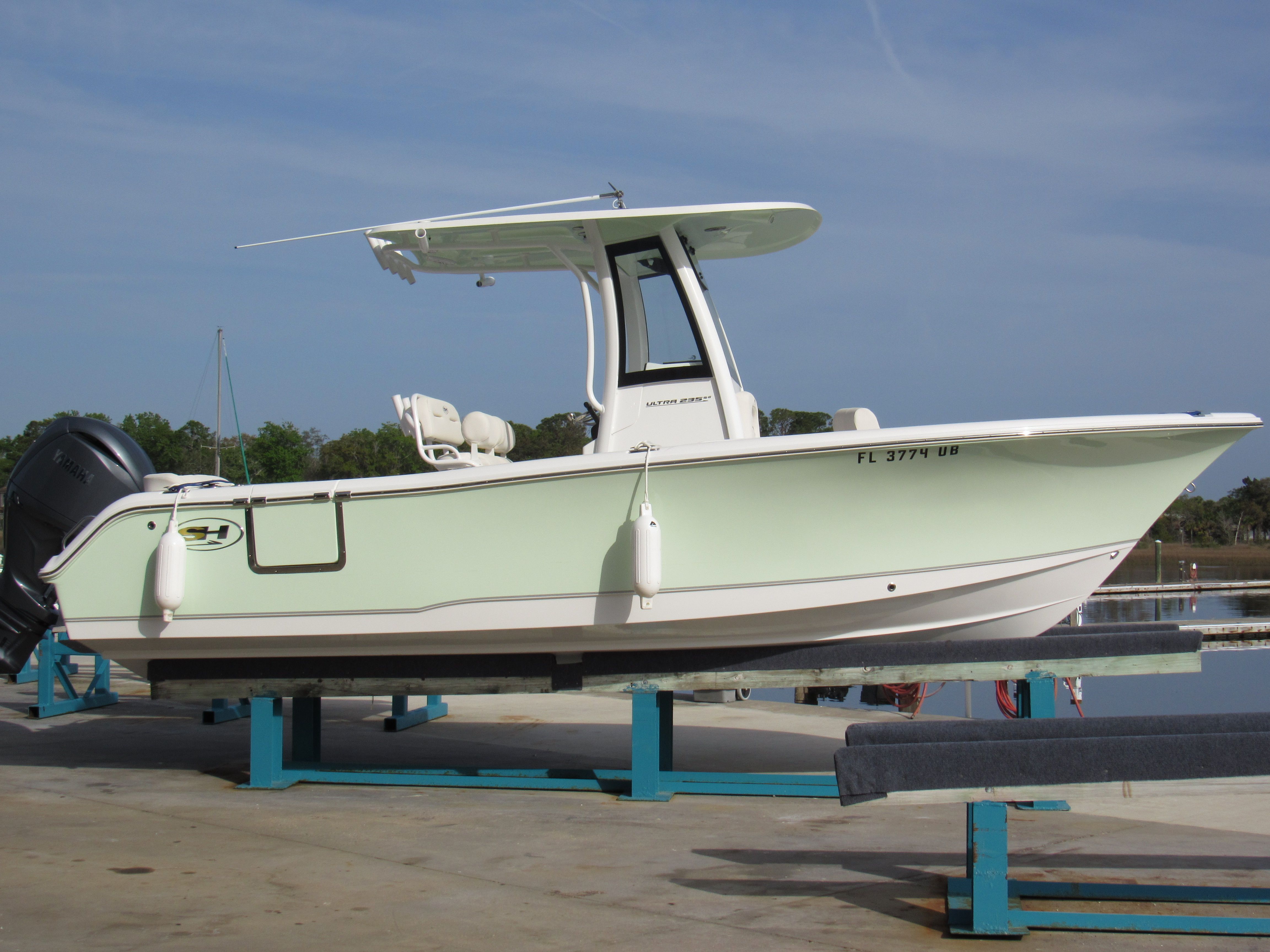 2025 Sea Hunt 235SE