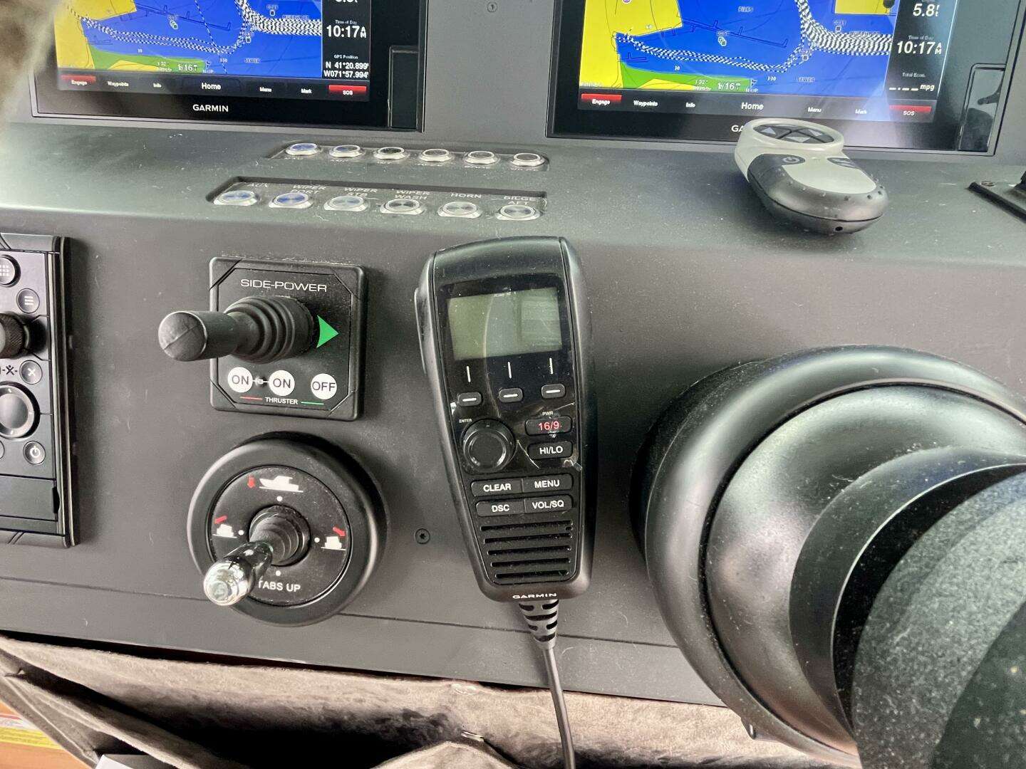 2018 Axopar 37 Sport Cabin R - Image 14