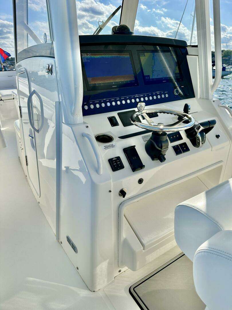 2021 Regulator 34SS - Image 7