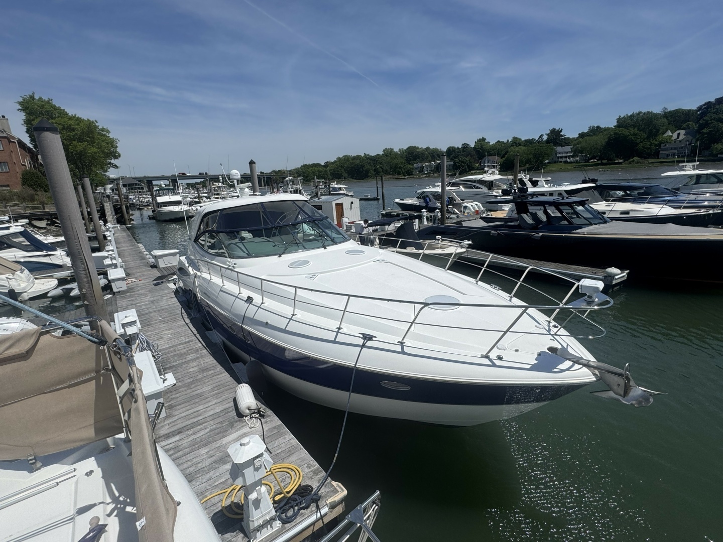 2006 Cruisers Yachts 520 Express - Image 2