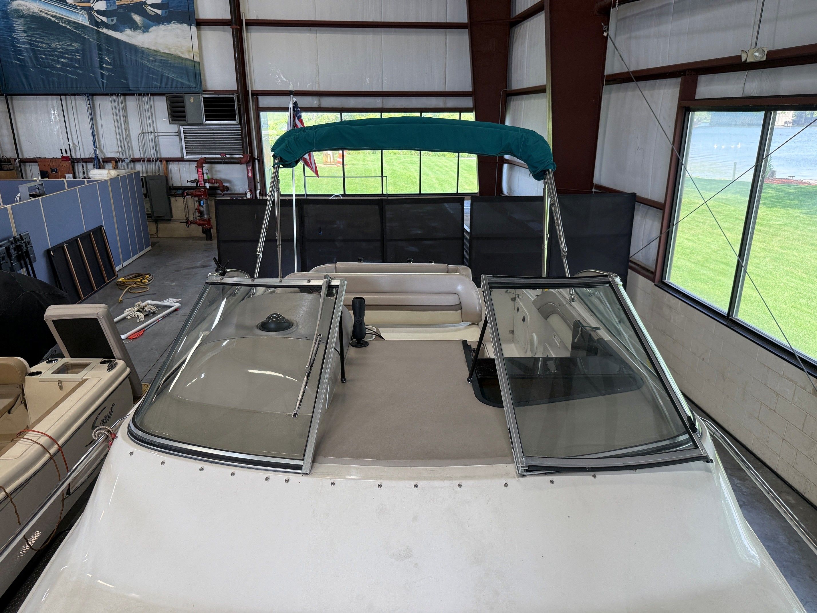 1997 Four Winns 258 Vista - 26