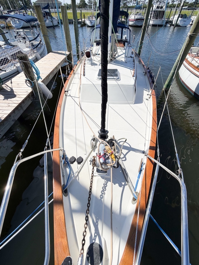 1998 Pacific Seacraft 37 - Image 9