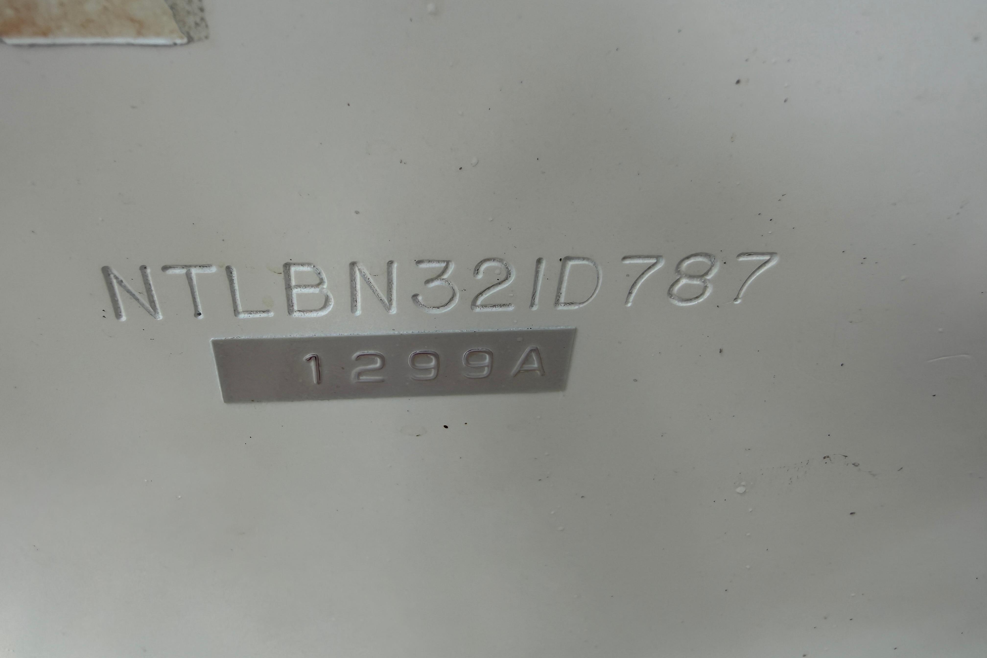 Hull identification number on 1987 Grady-White Seafarer 226 boat.
