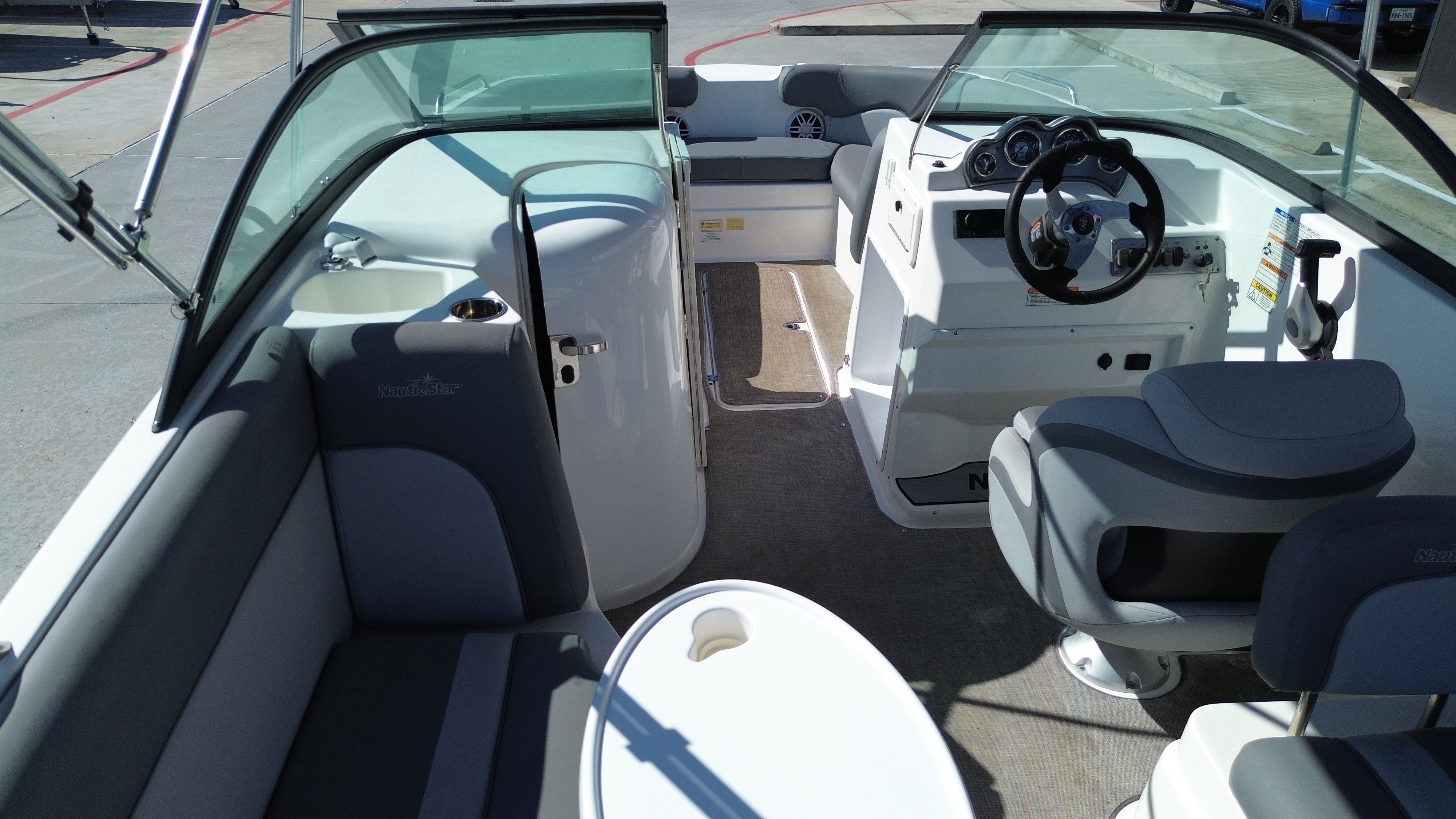 2023 NauticStar 223 DC - 23