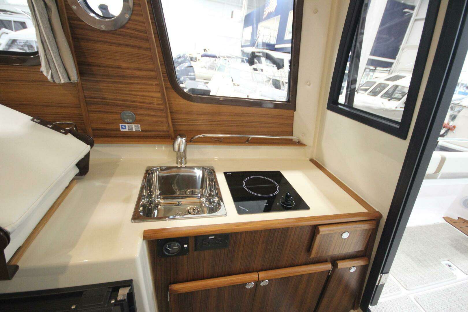 2026 Ranger Tugs R-25 Luxury Edition - Image 29