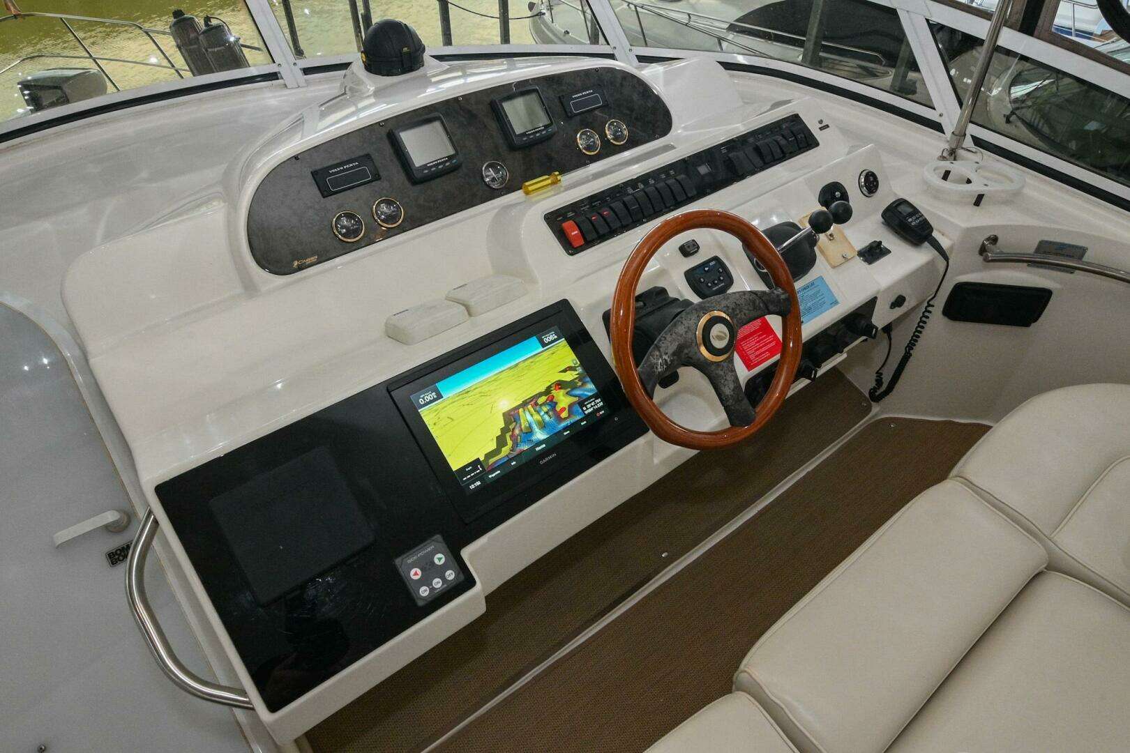 2002 Cruisers Yachts 5000 Sedan Sport - Image 104