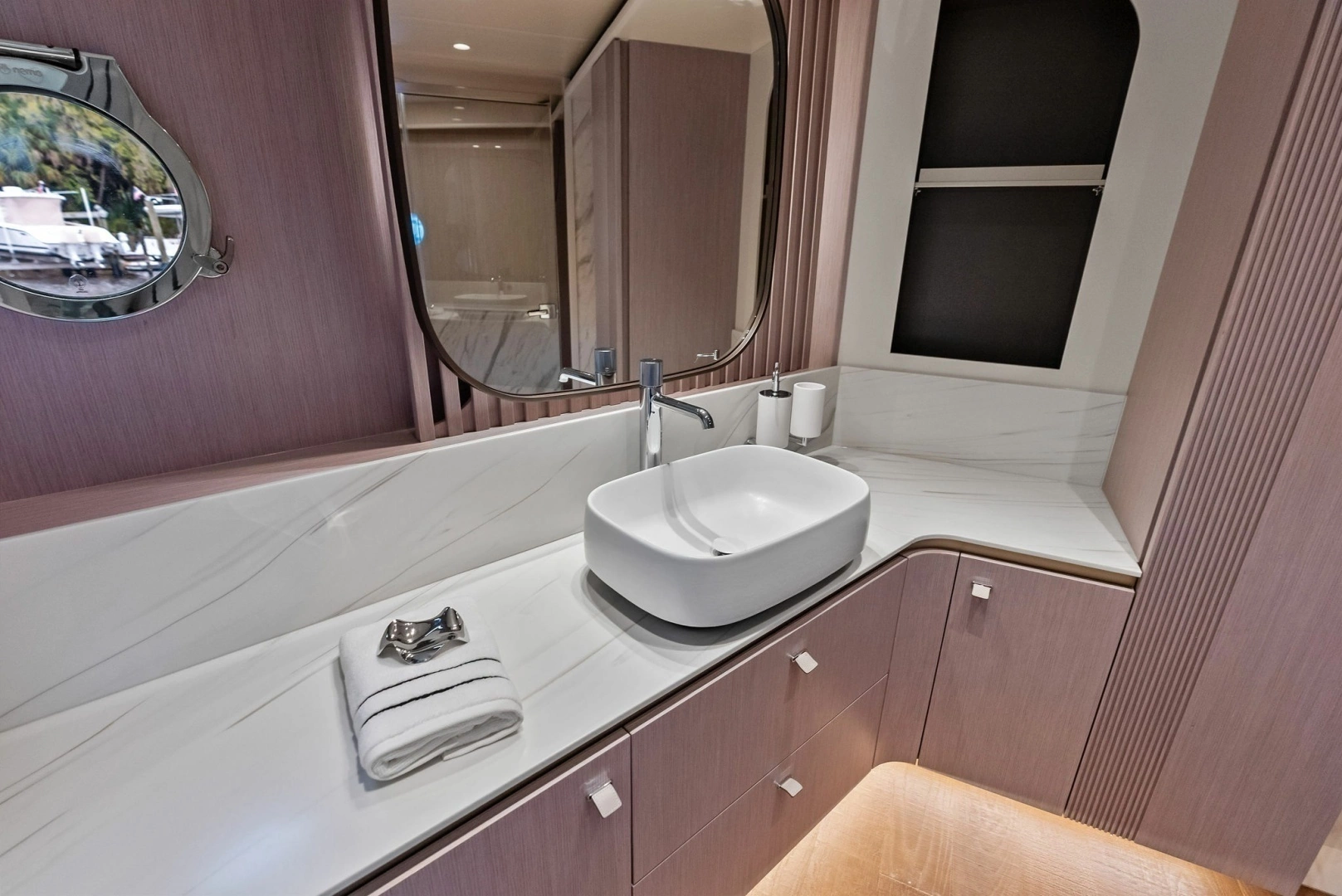2026 Absolute 62 Navetta - Image 27