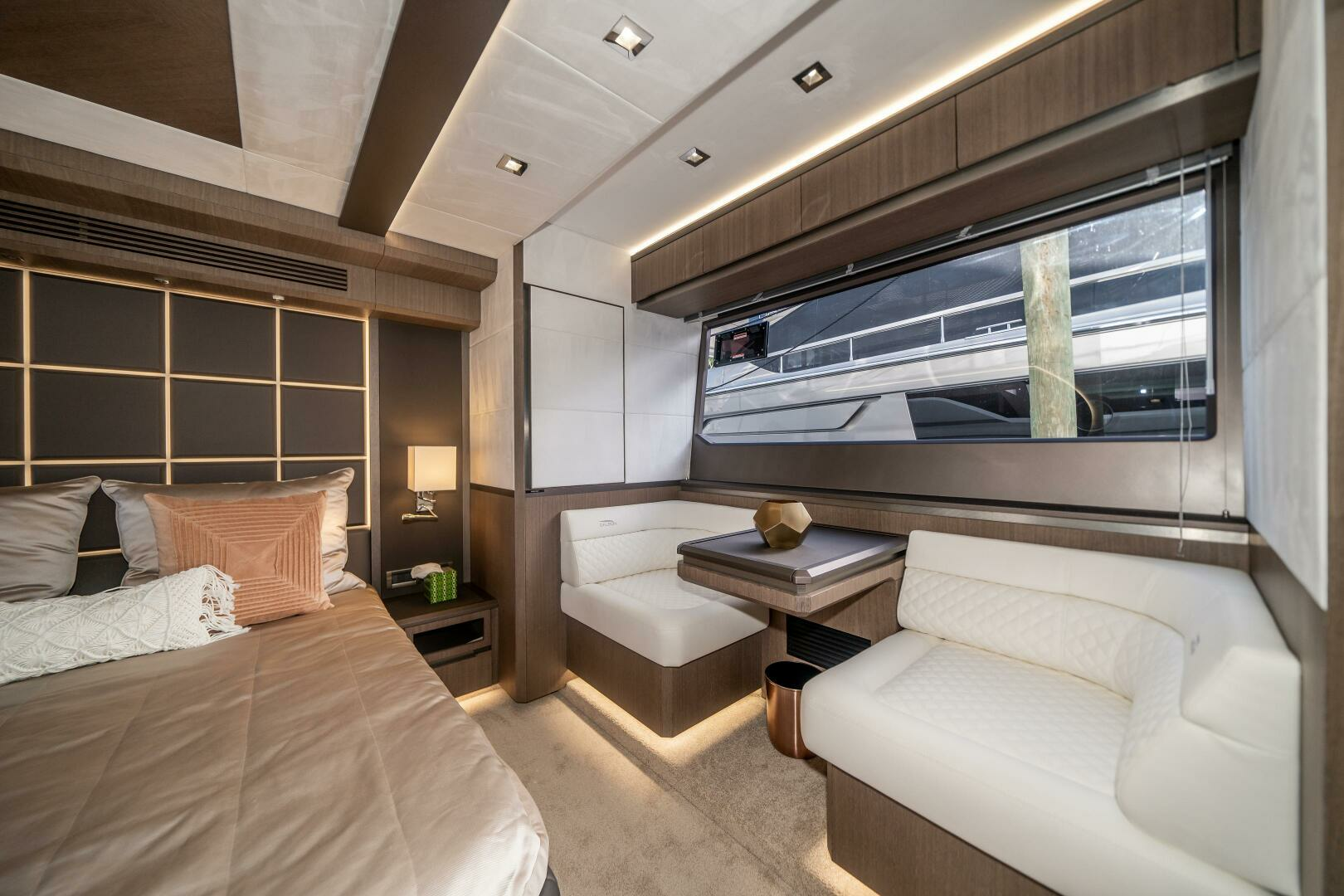 2019 Galeon 640 FLY - Image 6