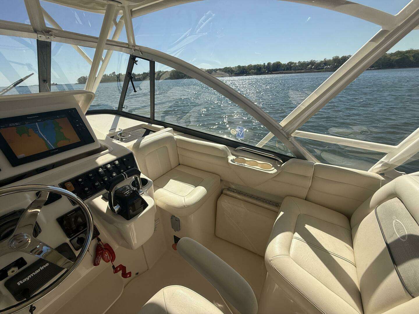 2016 Grady-White 330 Express - Image 10