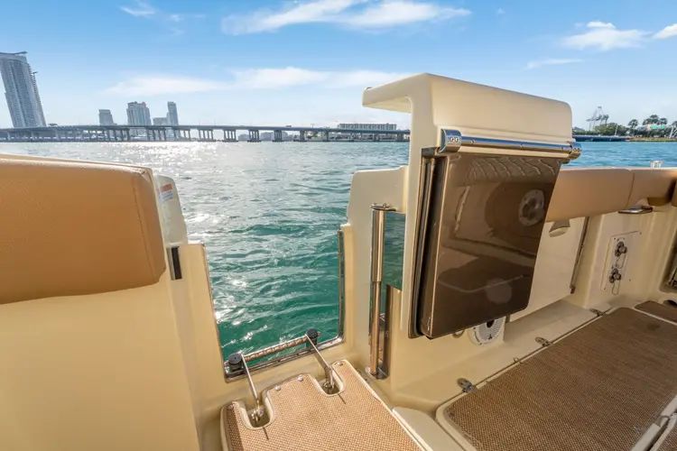 2022 Chris-craft Catalina 30 - Image 17