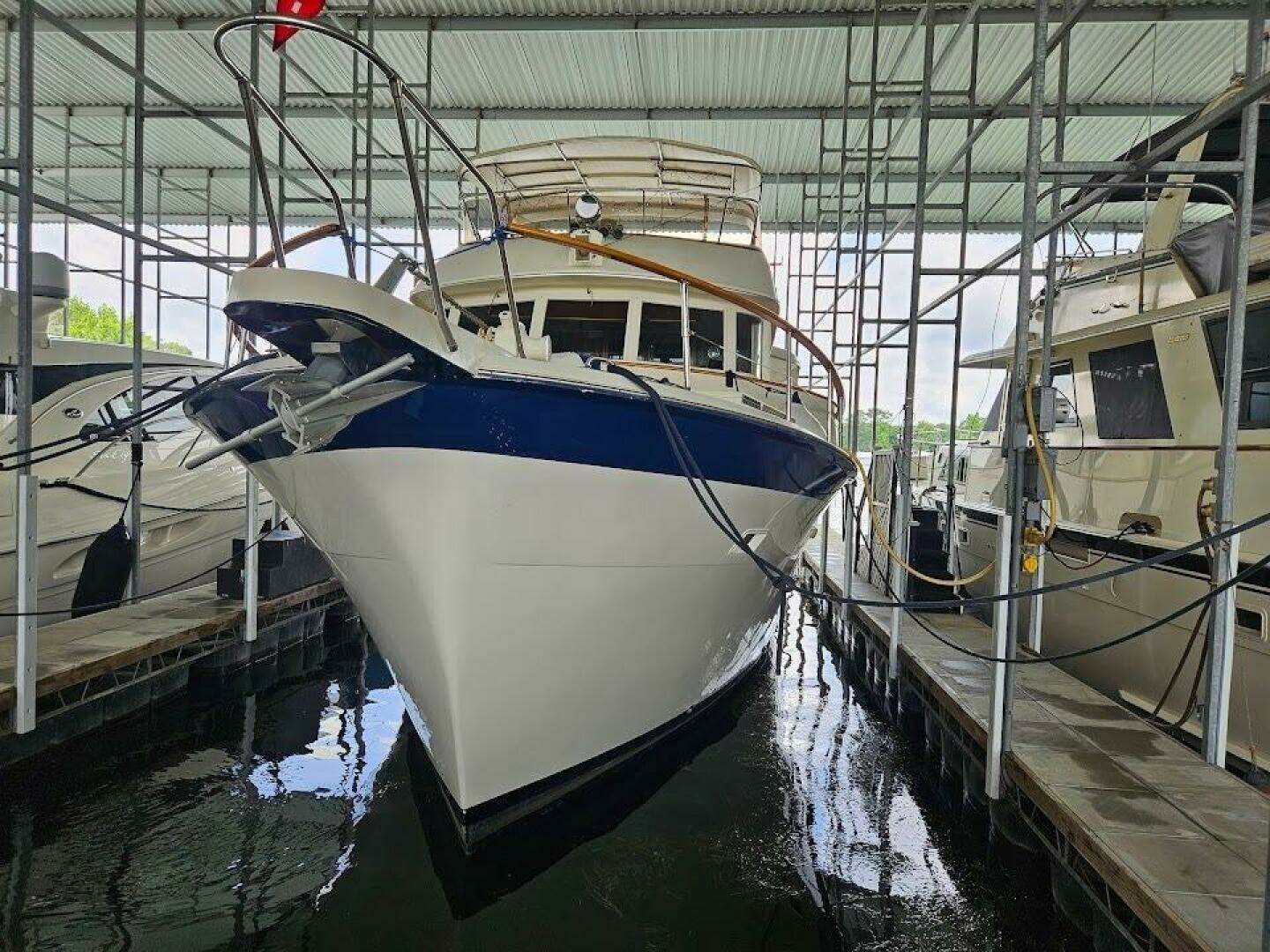 1975 Hatteras 58 LRC - Image 10