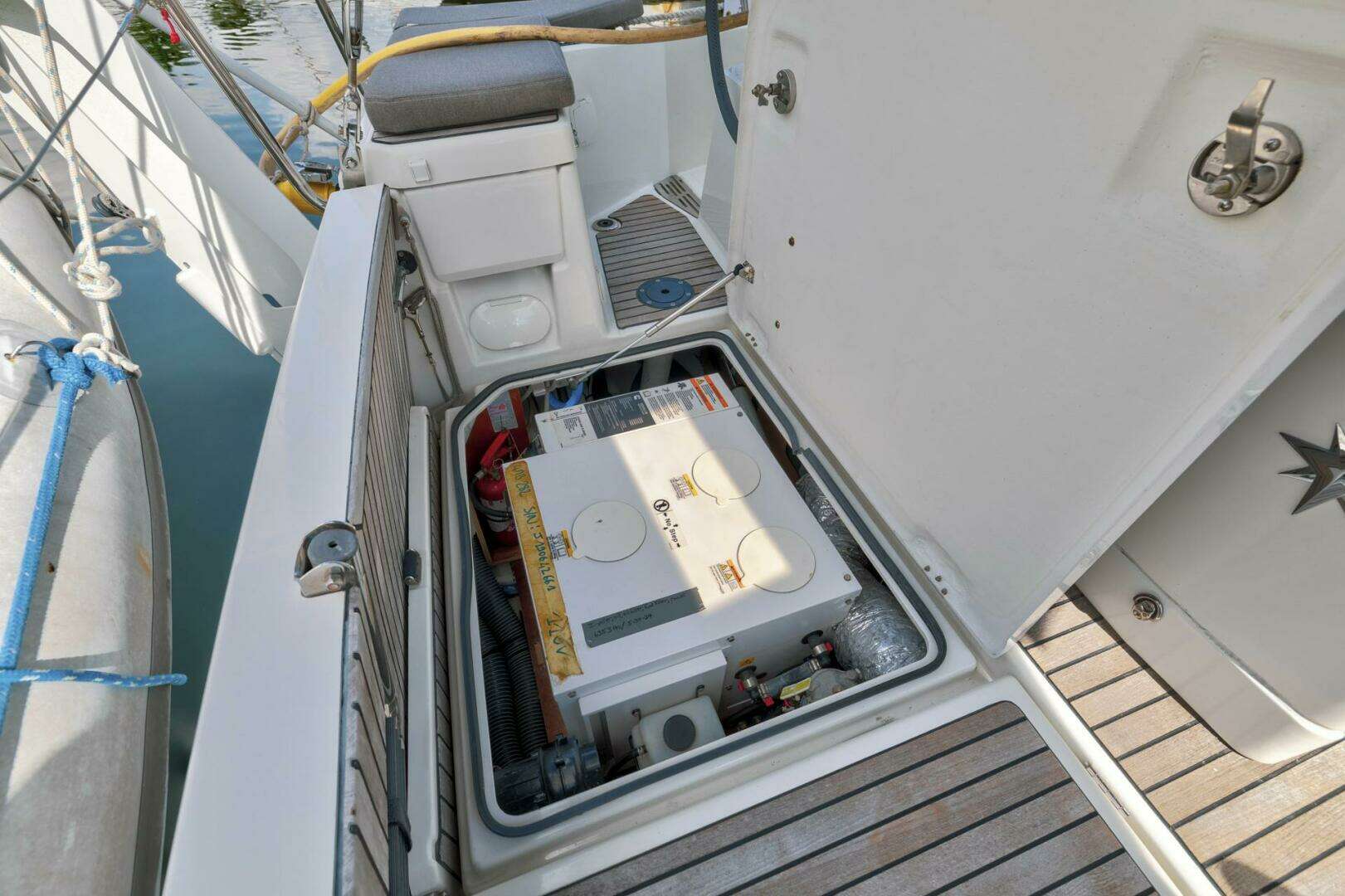 2021 Jeanneau 440 - Image 49