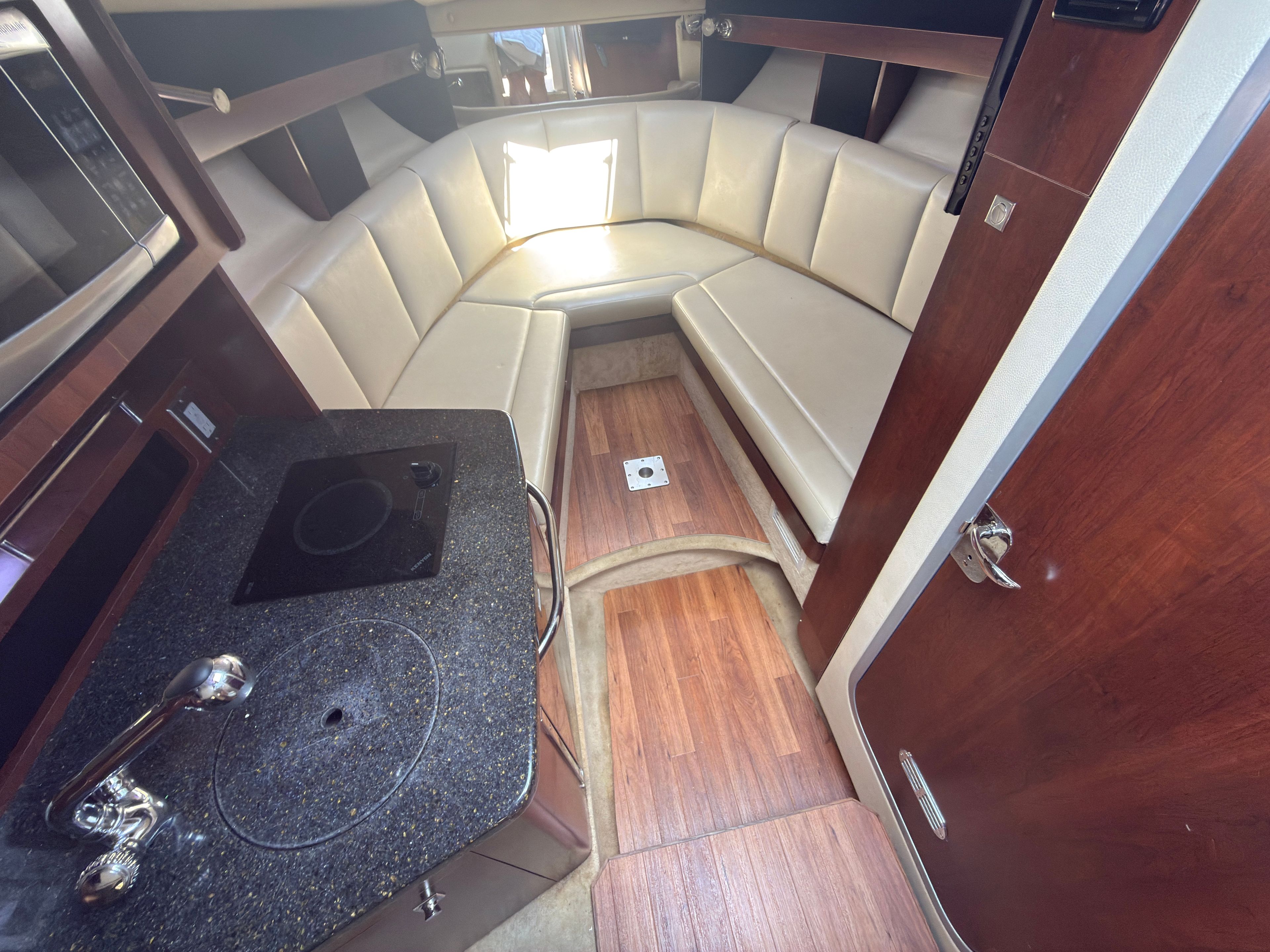 2014 CHAPARRAL 270 SIGNATURE - Image 8