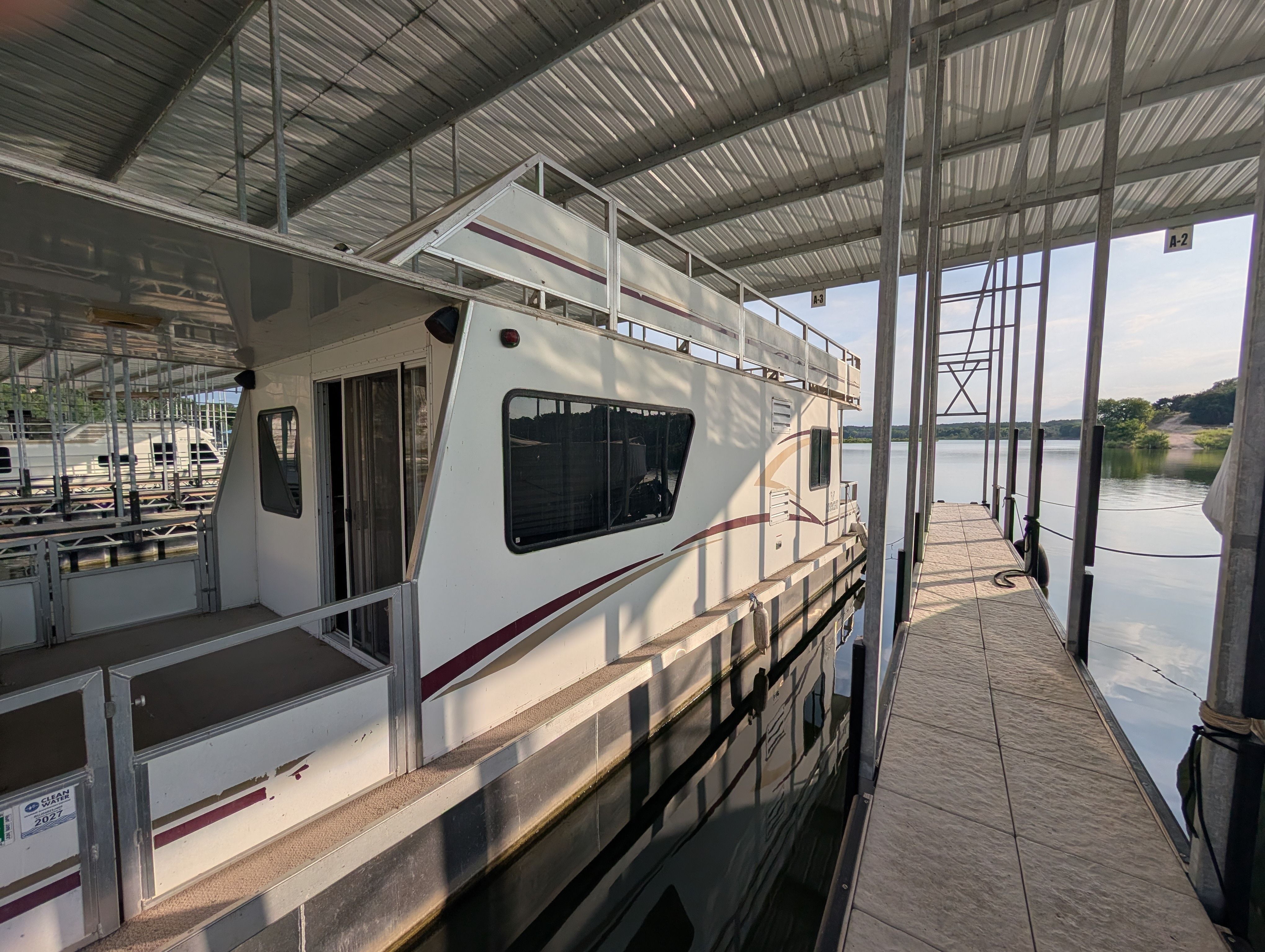 2005 Tracker Myacht - 3