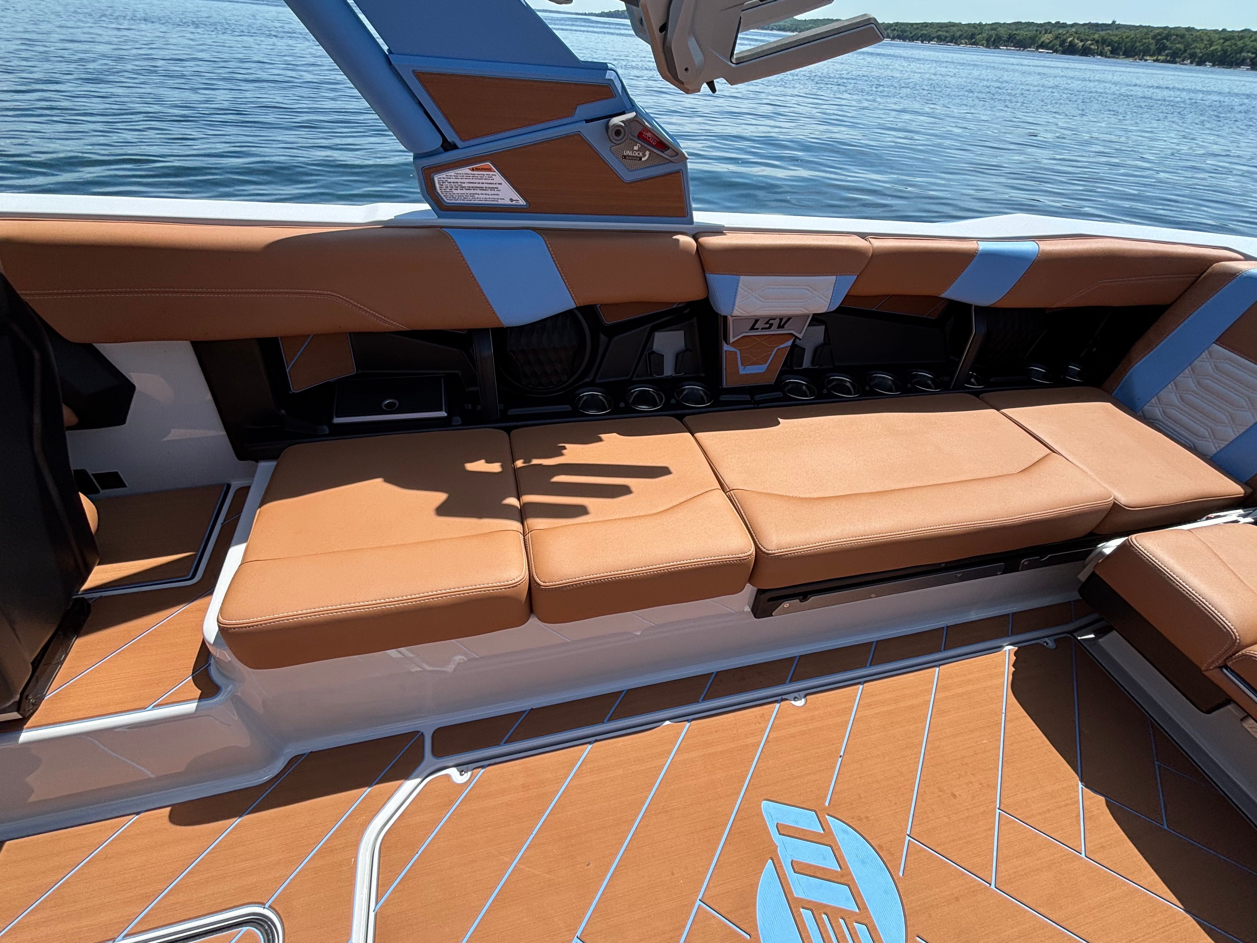 2026 Malibu 26 LSV - 10