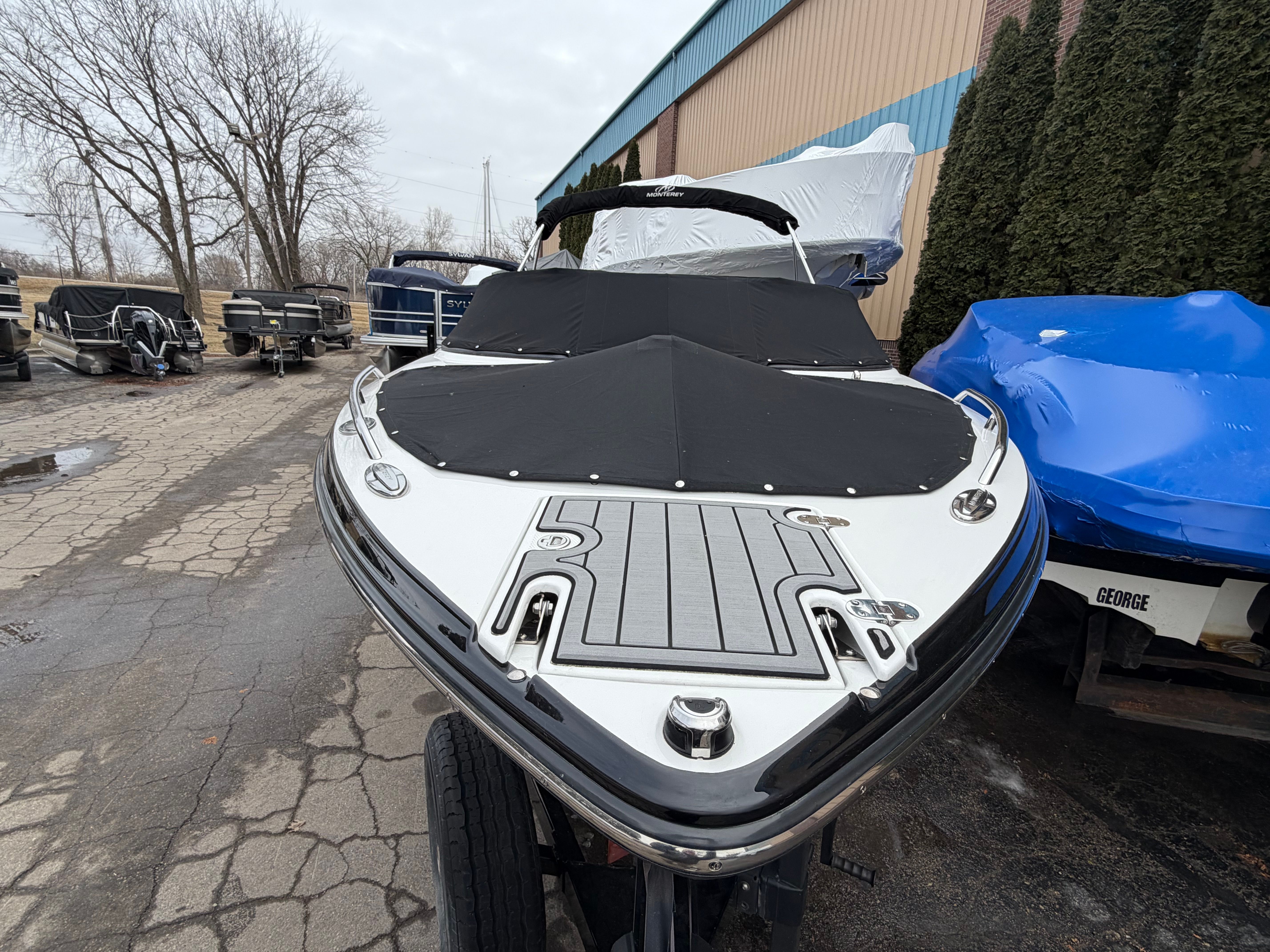 2019 Monterey 224FS - 14