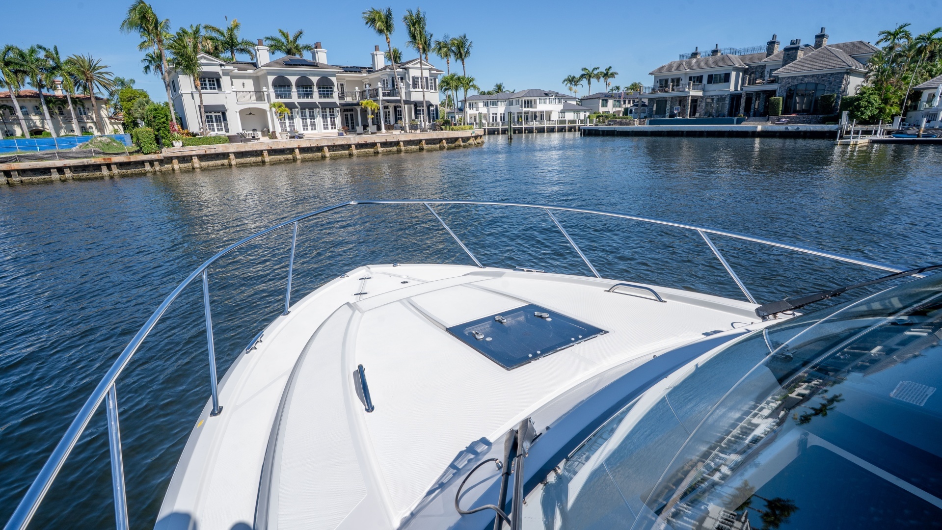 2018 Pursuit 325 OS - Image 39