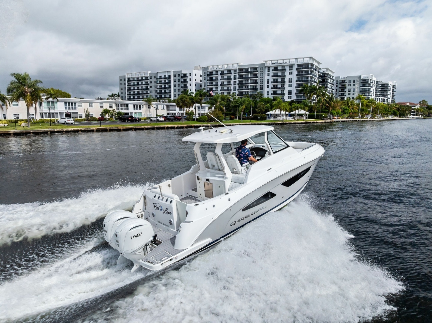 2022 Regal 33 SAV - Image 10