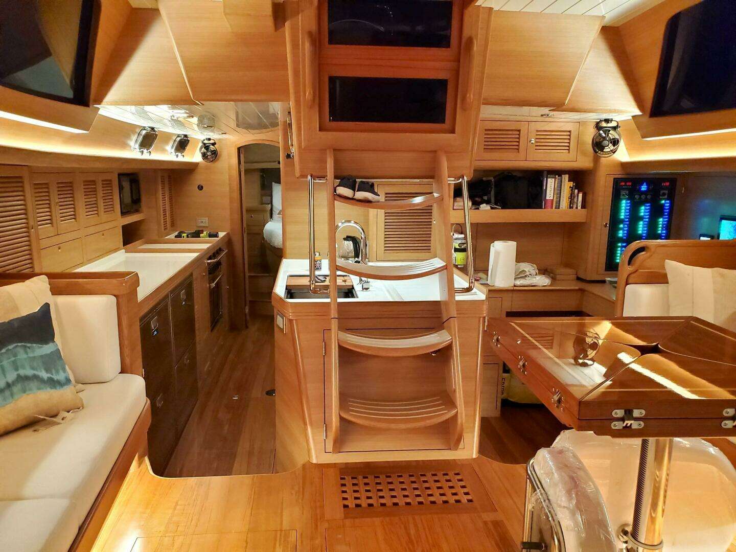 2023 Bluewater 56 - Image 19