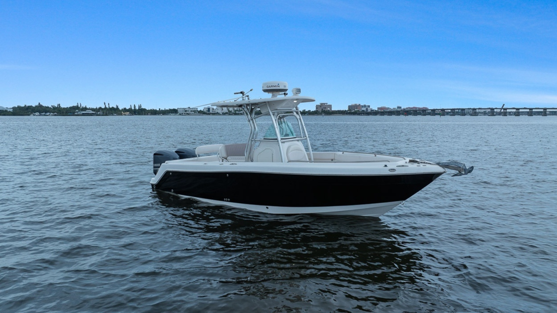 2013 Robalo R260 - Image 26