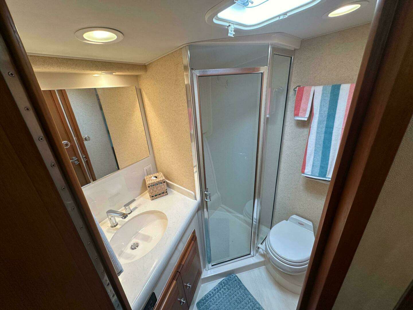2004 Cabo 48 Flybridge - Image 36