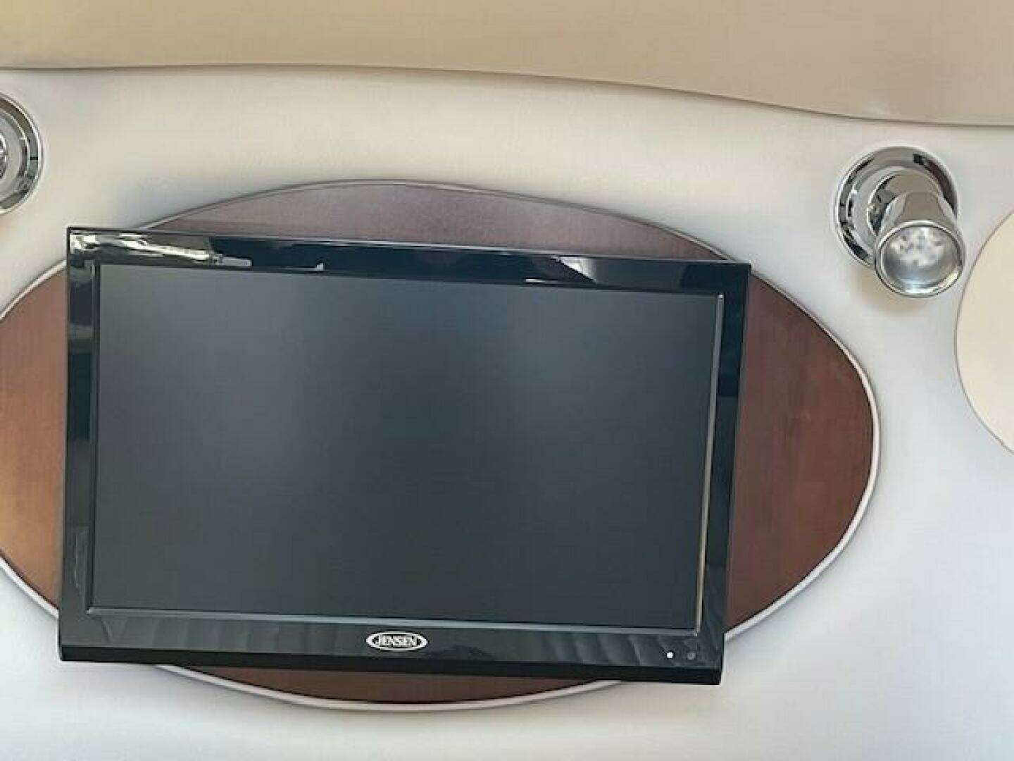 2023 Crownline — - Image 27