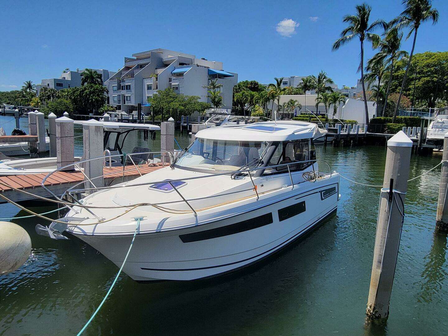 2016 Jeanneau Merry Fisher 855 - Image 2