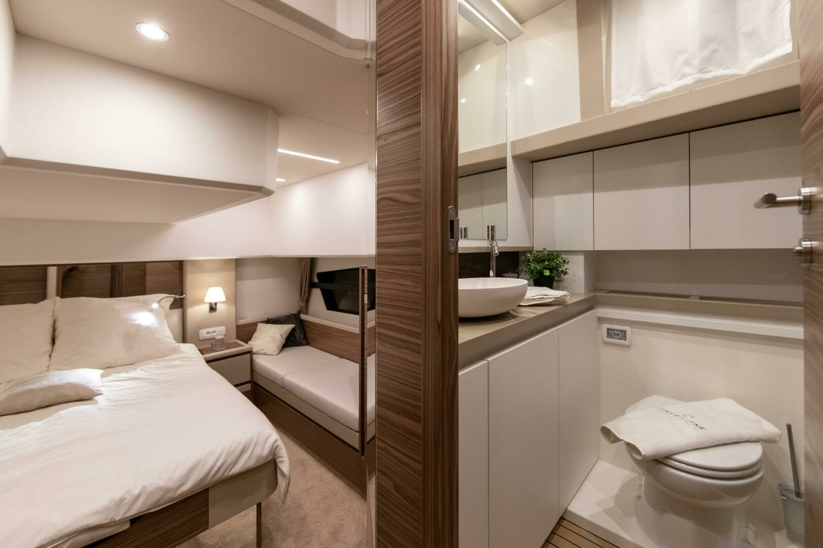 2024 Greenline 45 Fly Hybrid - Image 38
