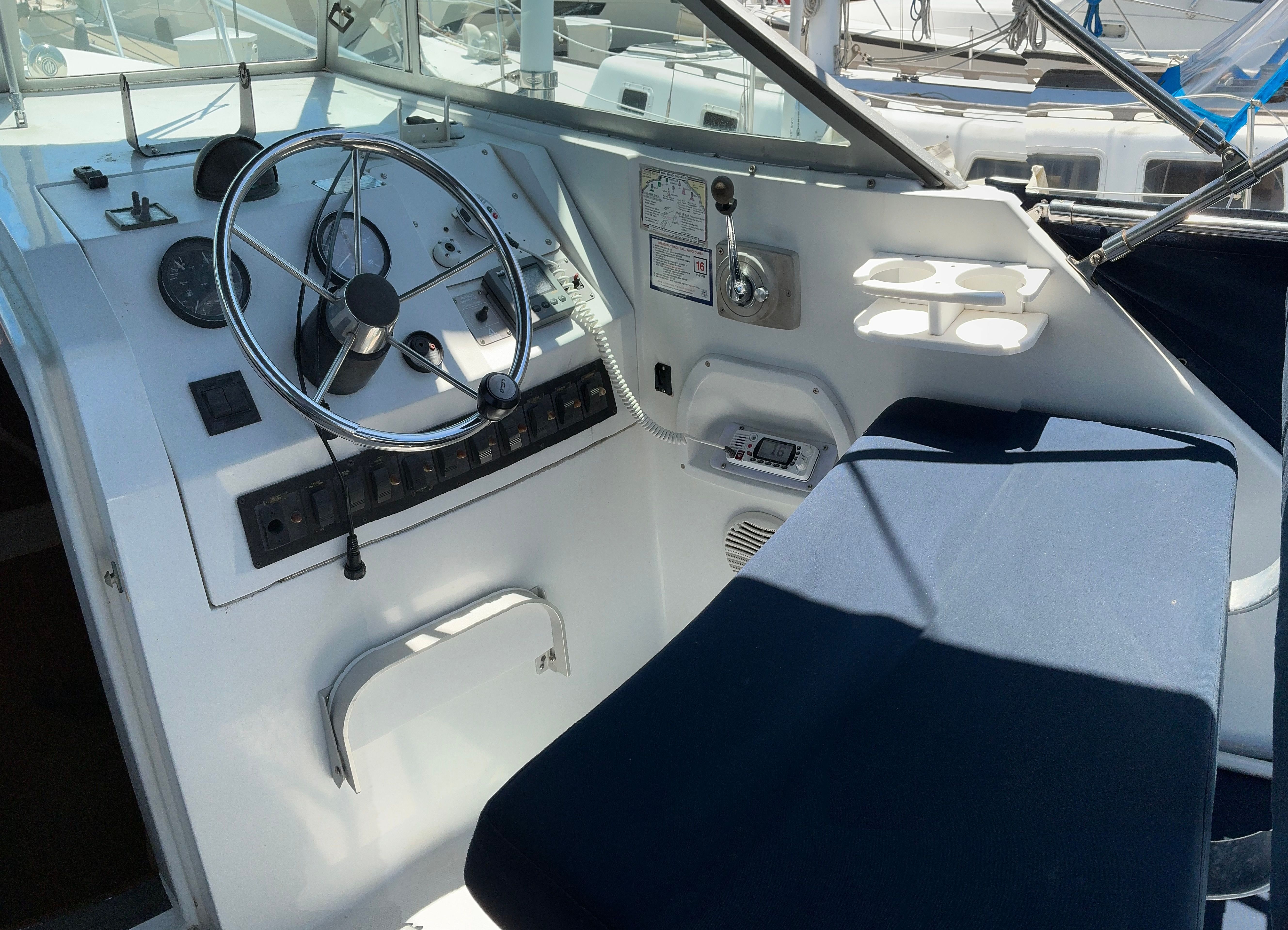 1999 Mainship Pilot 30 - 3