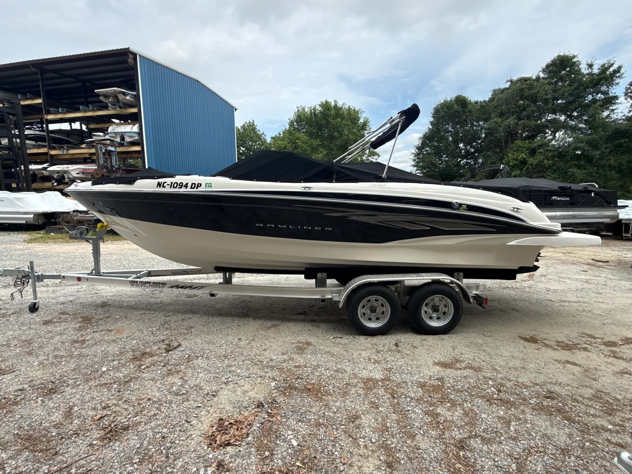 2009 Bayliner 225 Br