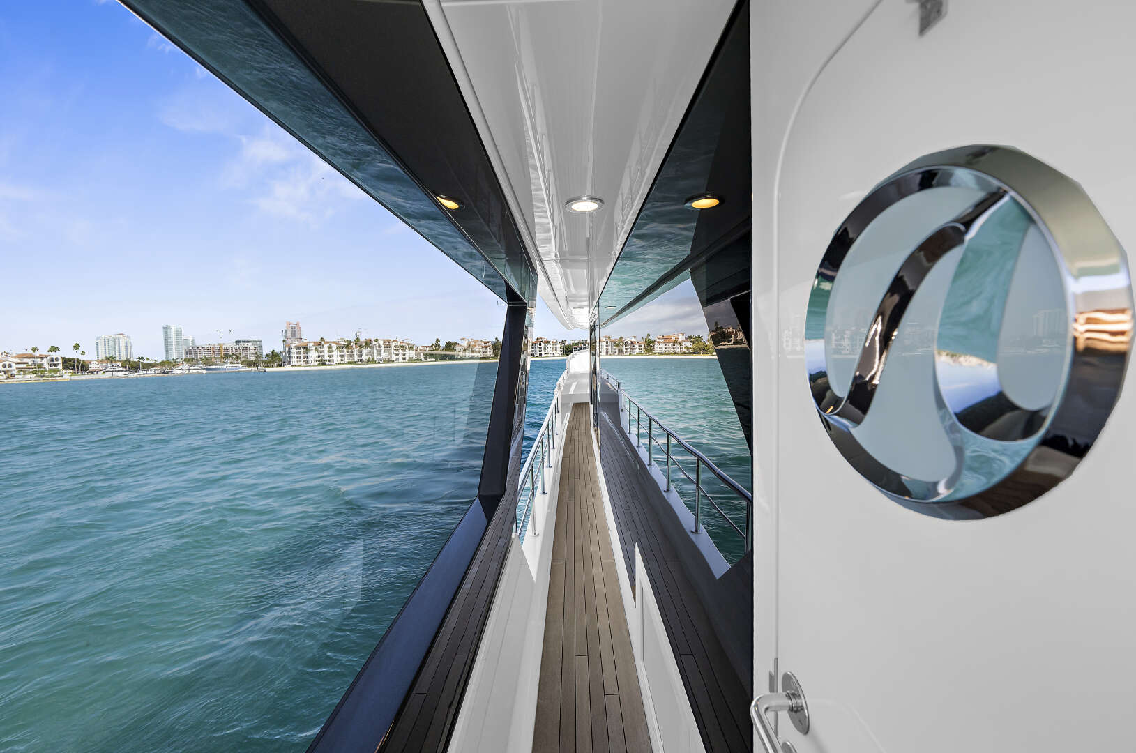 2024 Ocean Alexander 32L - Image 26