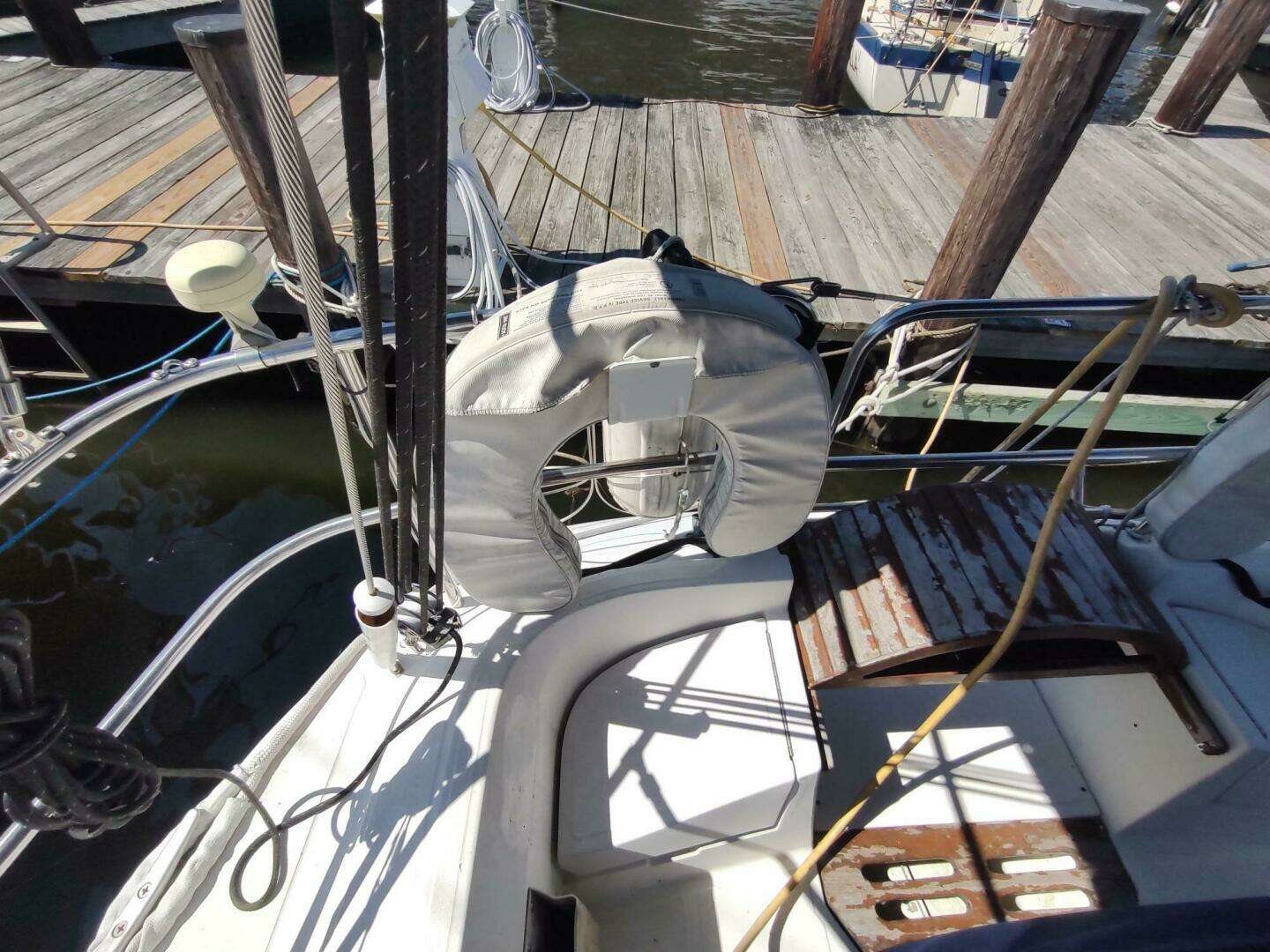 1987 Hunter 37 Legend - Image 9